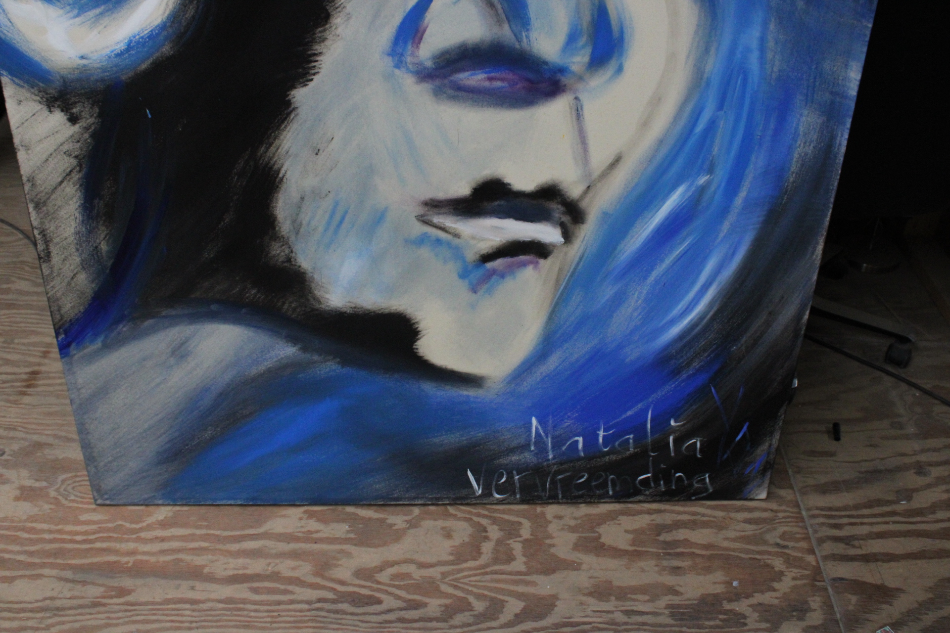 Abstract portretschilderij met blauwe tinten – foto 6 – kavel bij GSD Auctions, Zoeterwoude