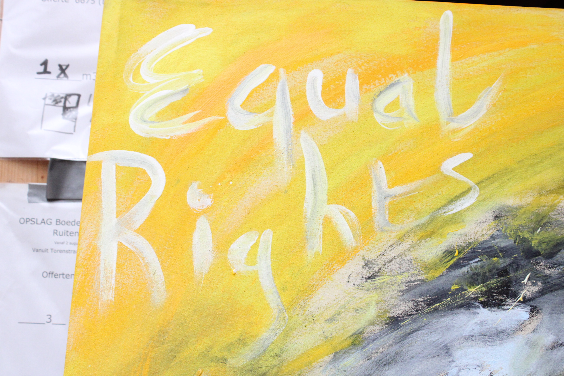 Abstract schilderij met tekst 'Equal Rights' – foto 4 – kavel bij GSD Auctions, Zoeterwoude