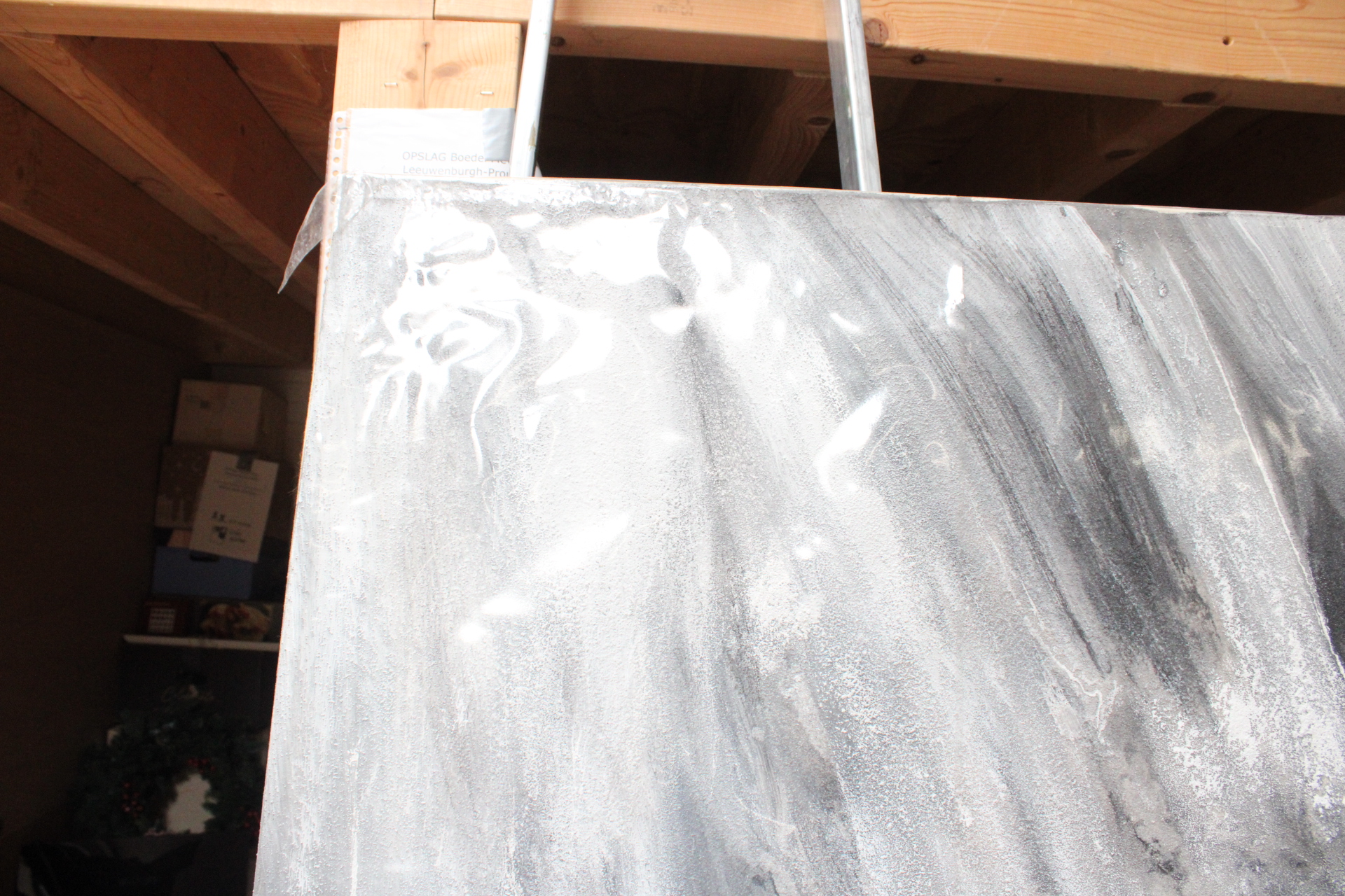 Abstract grijs-wit schilderij – foto 3 – kavel bij GSD Auctions, Zoeterwoude