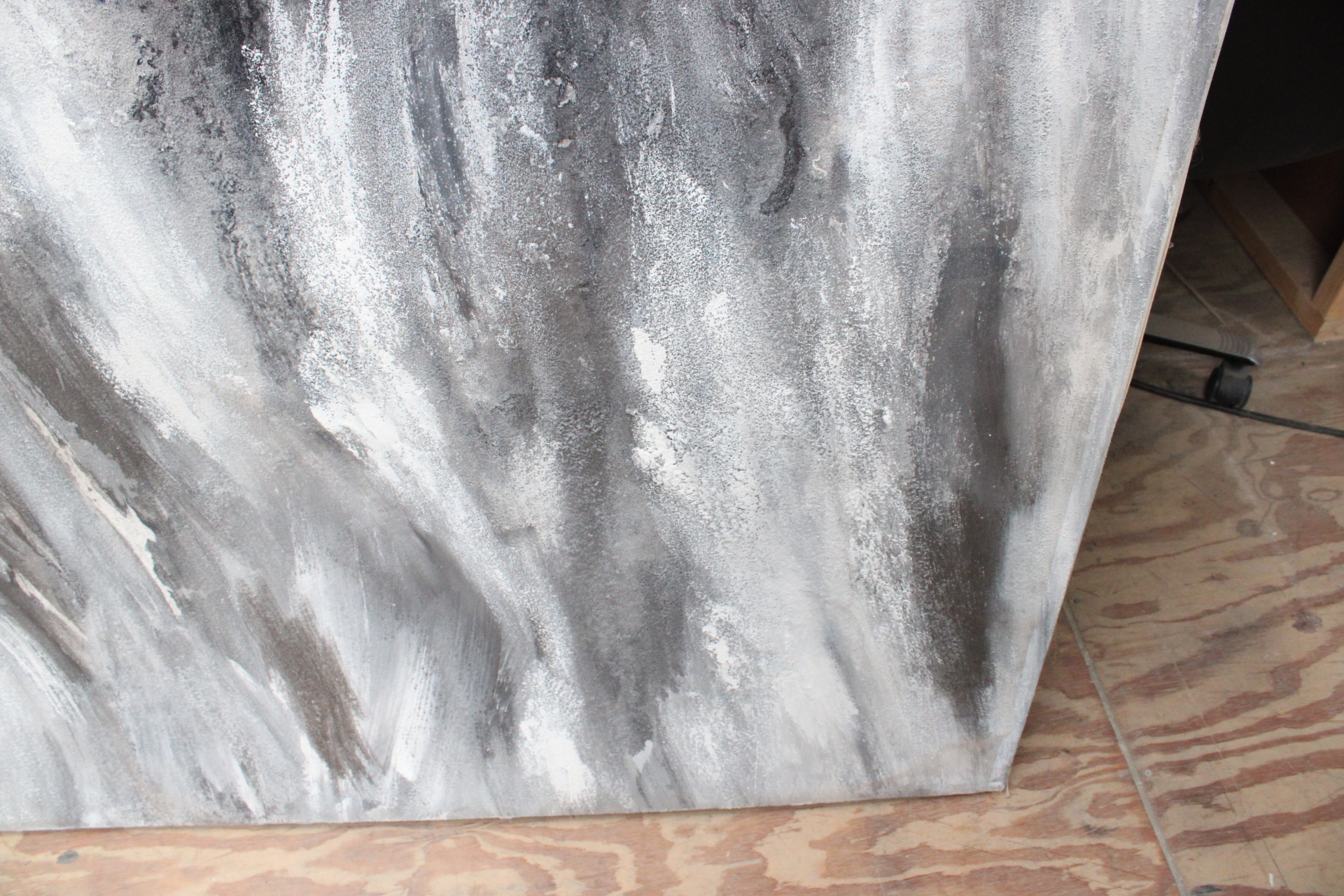 Abstract grijs-wit schilderij – foto 9 – kavel bij GSD Auctions, Zoeterwoude