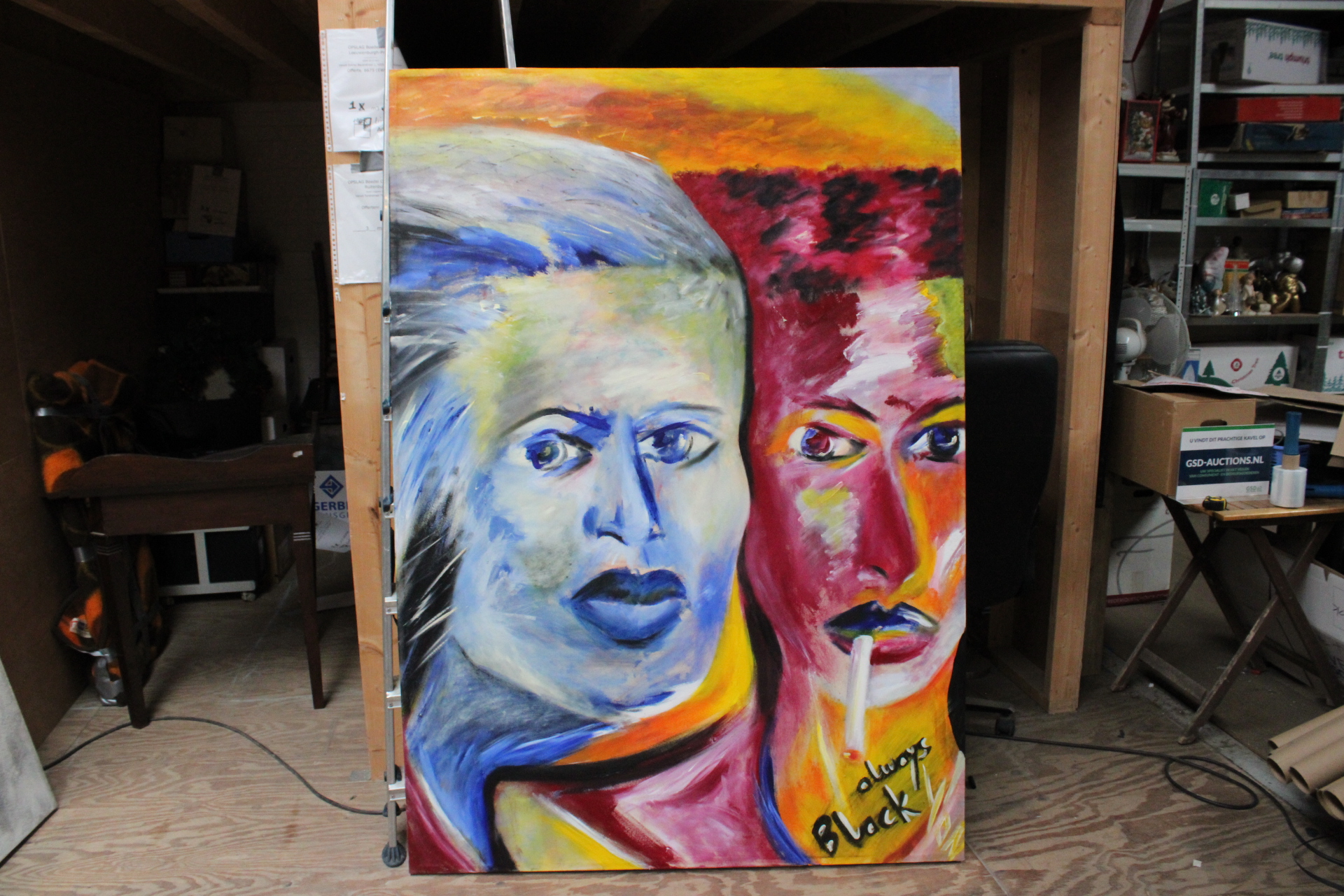 Abstract tweekoppig schilderij met sigaret – foto 2 – kavel bij GSD Auctions, Zoeterwoude