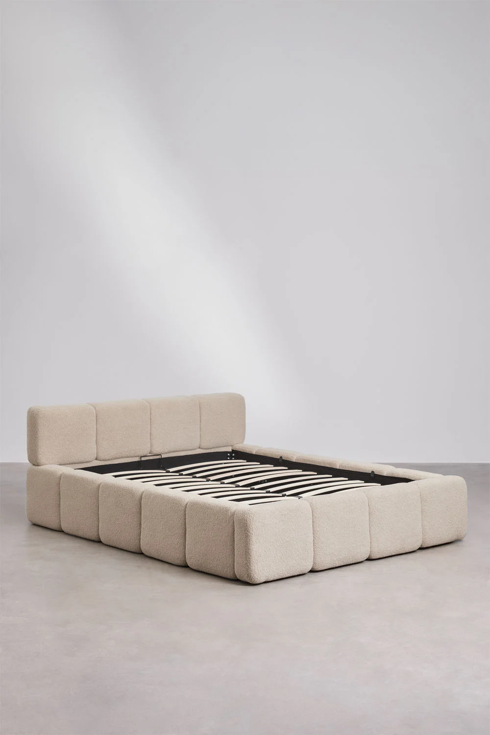Gestoffeerd bed 140x200 cm Cloudy 2 – kavel bij GSD Auctions, Zoeterwoude