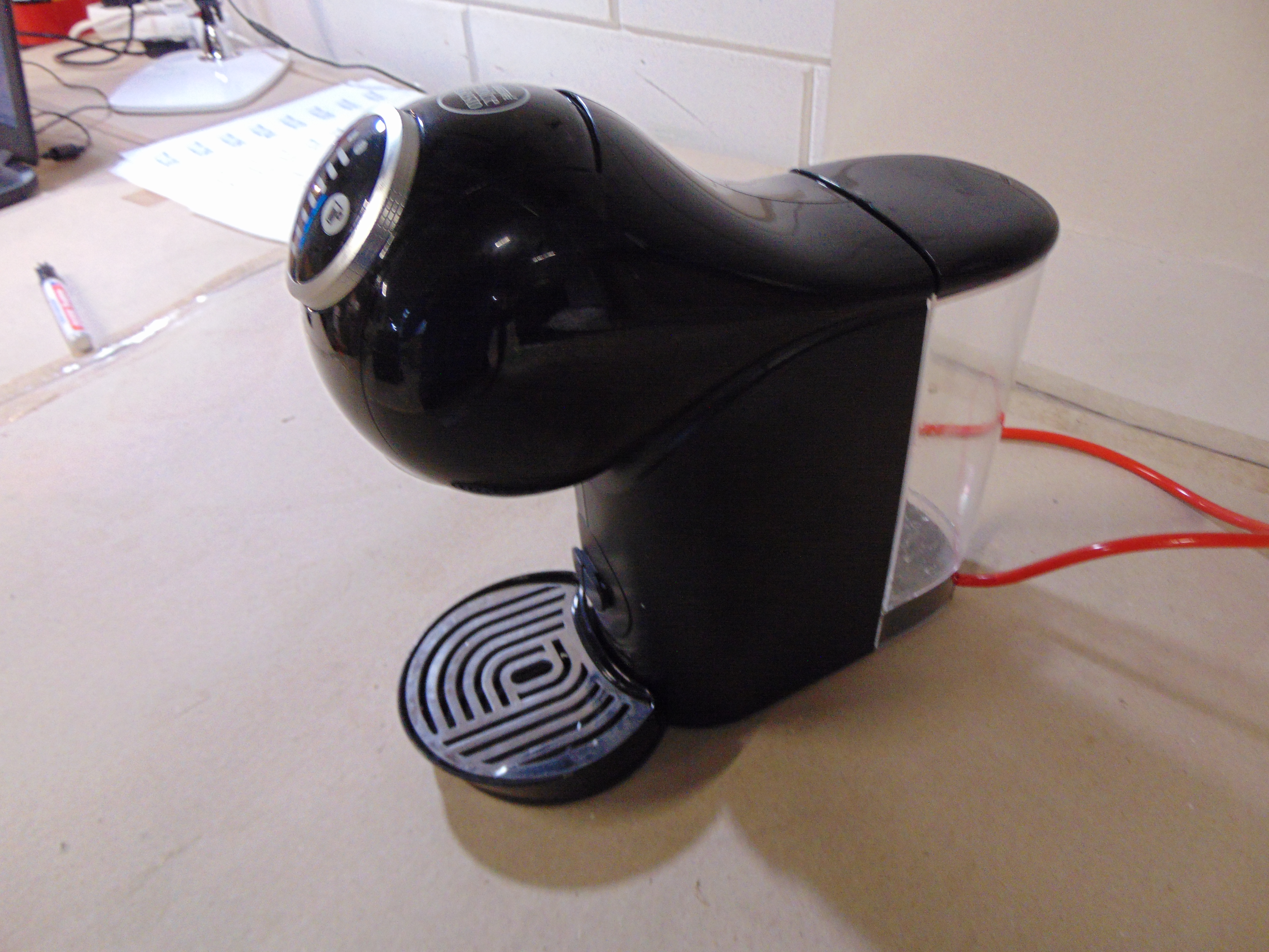 Krups Genio S Plus KP3408 Dolce Gusto Koffiemachine – foto 3 – kavel bij GSD Auctions, Zoeterwoude