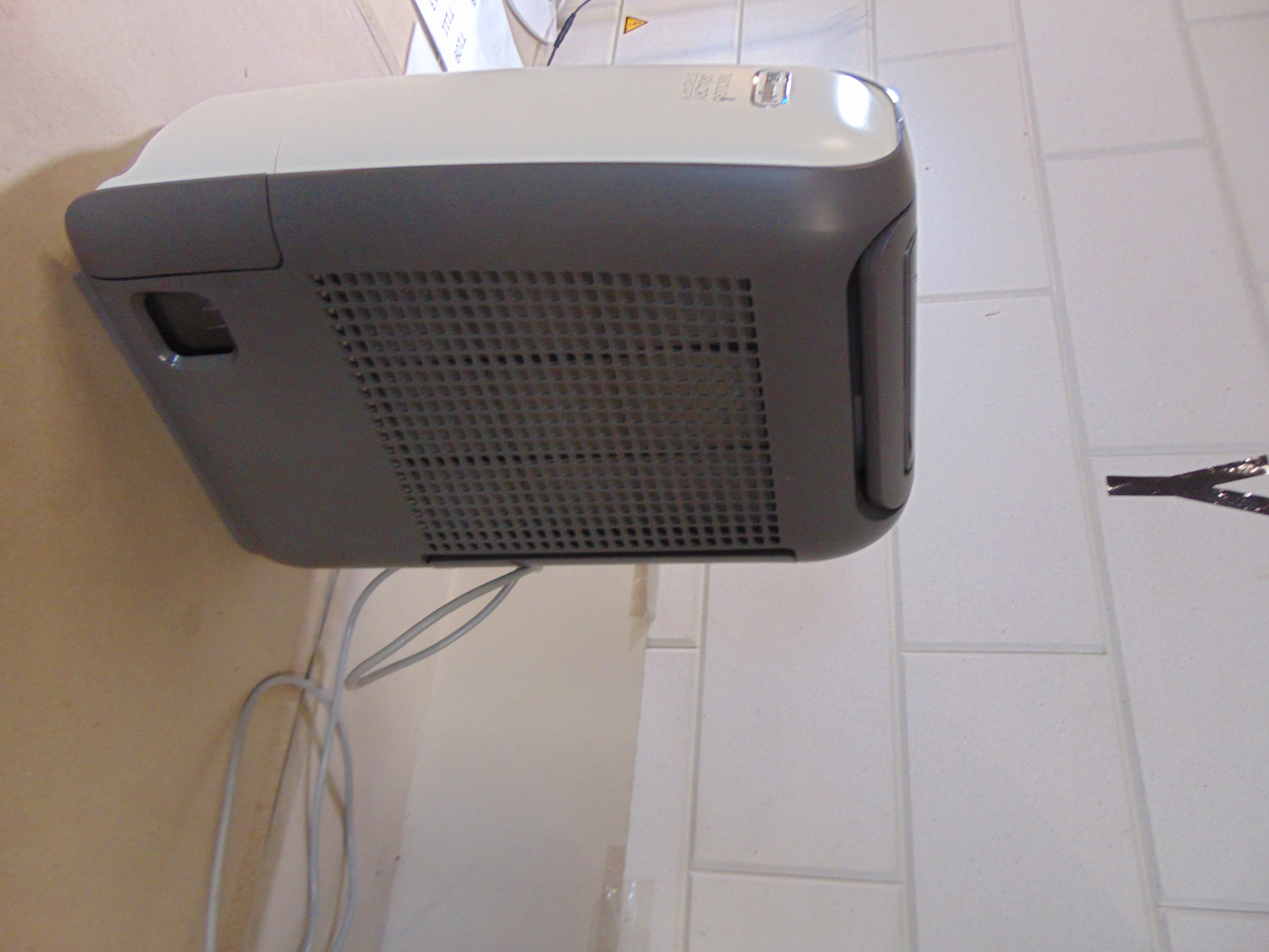 Delonghi Tasciugo AriaDry Light DNS80 Luchtontvochtiger – foto 4 – kavel bij GSD Auctions, Zoeterwoude