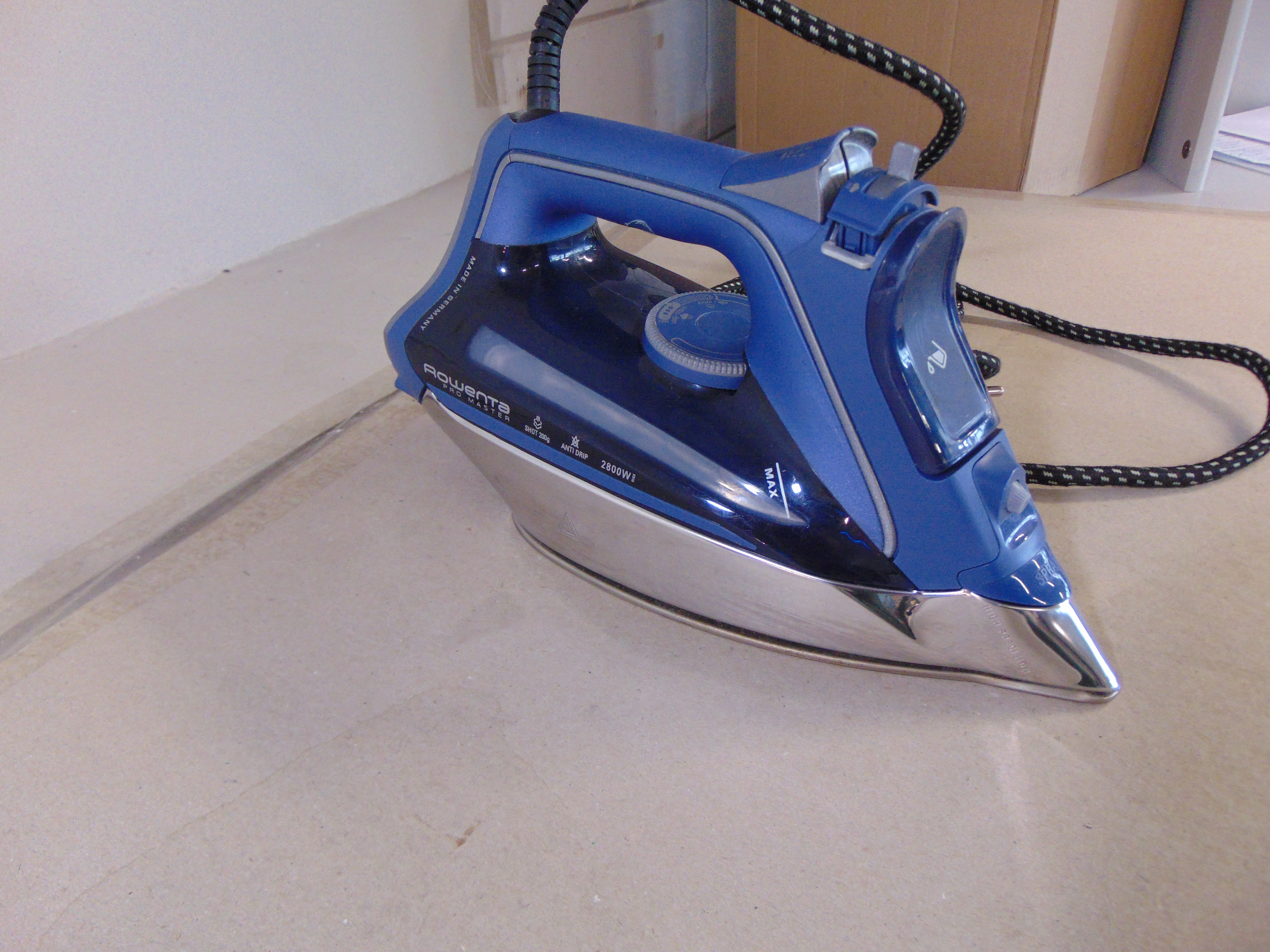 Rowenta Pro Master DW8215D1 Stoomstrijkijzer – foto 2 – kavel bij GSD Auctions, Zoeterwoude