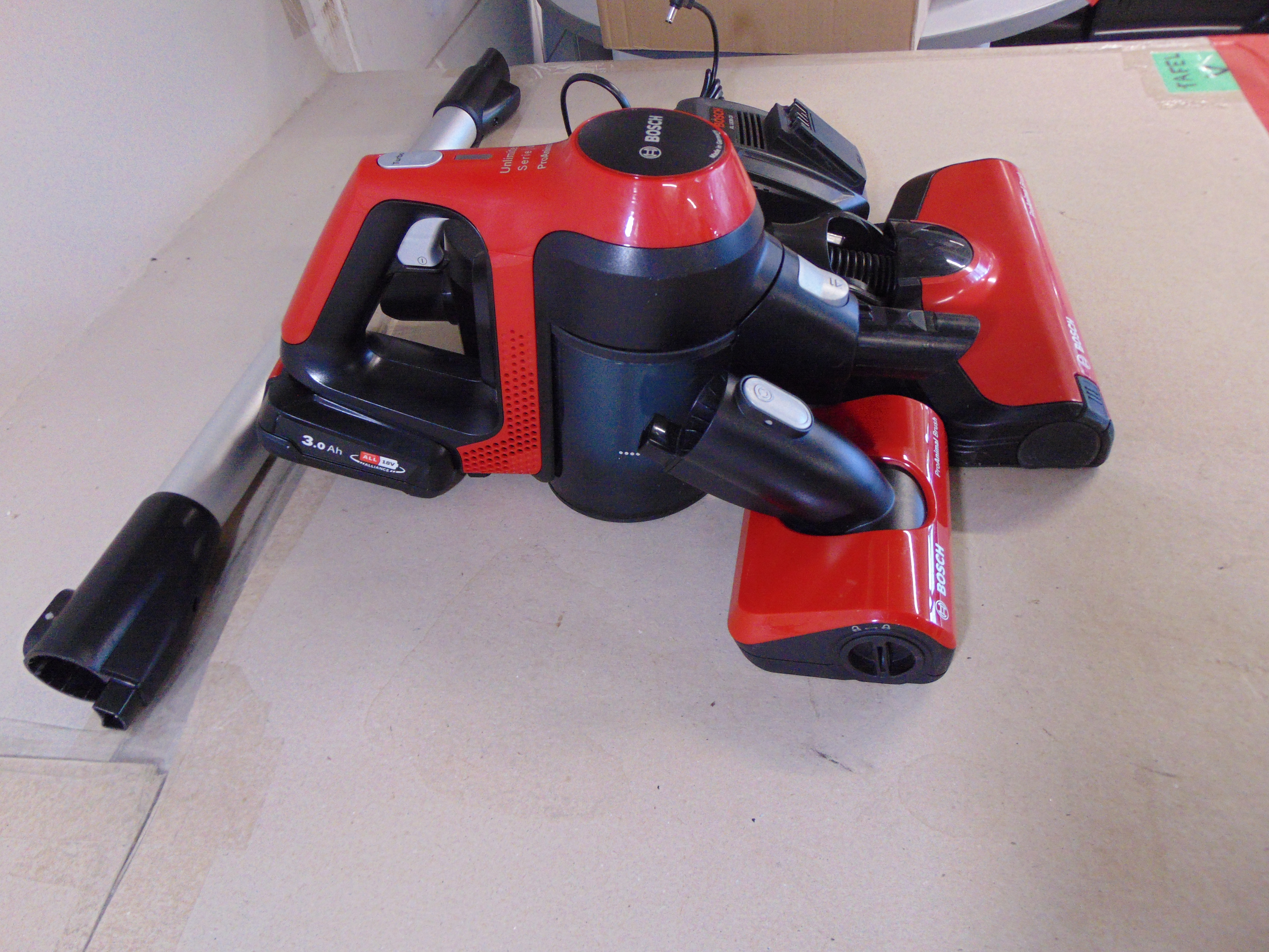 Bosch Unlimited Serie 6 BCS61PET Steelstofzuiger – foto 2 – kavel bij GSD Auctions, Zoeterwoude