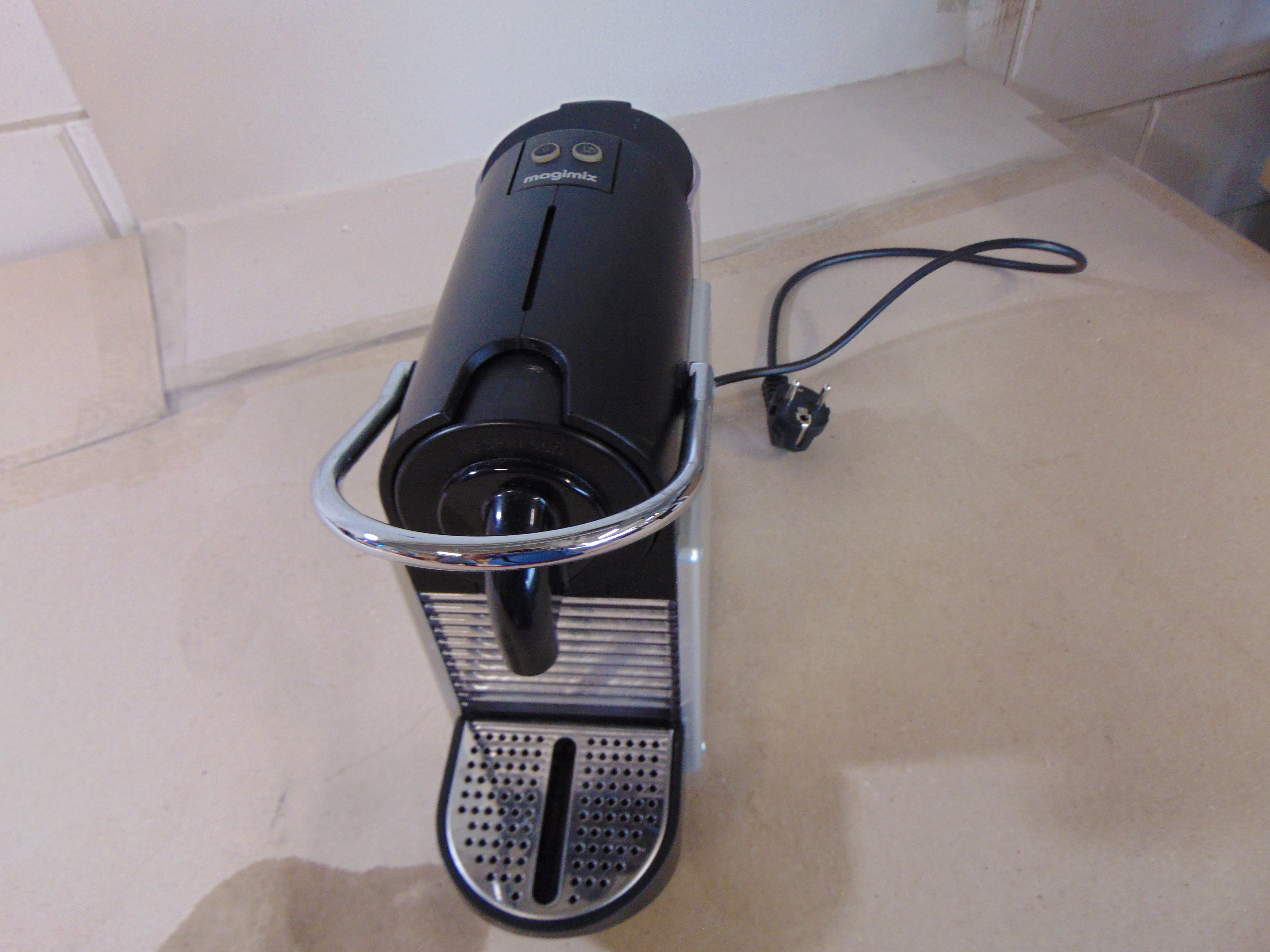 Magimix Pixie M112 Metal Grey Nespressomachine – foto 3 – kavel bij GSD Auctions, Zoeterwoude