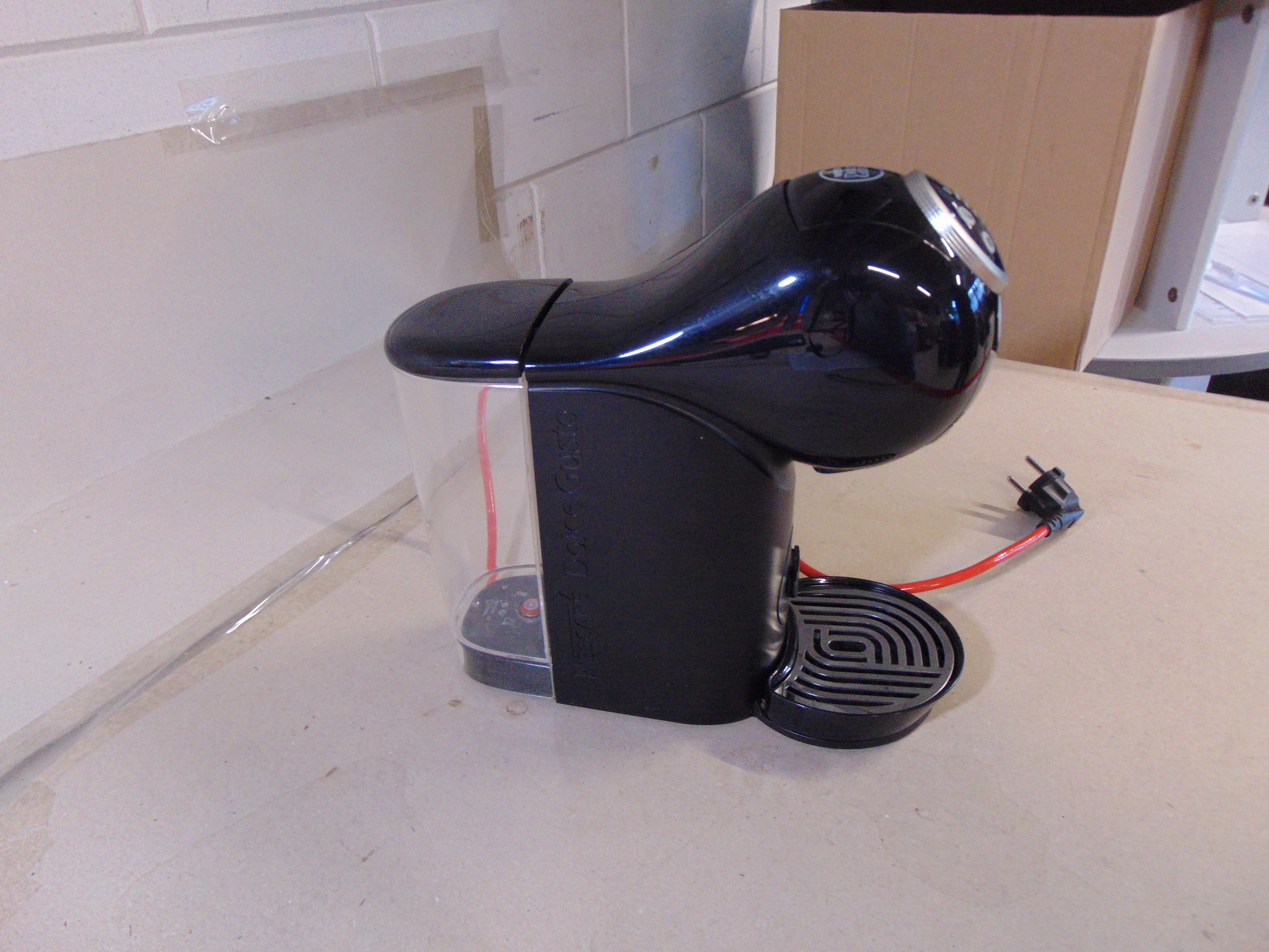 Krups Genio S Plus KP3408 Dolce Gusto Koffiemachine – foto 3 – kavel bij GSD Auctions, Zoeterwoude