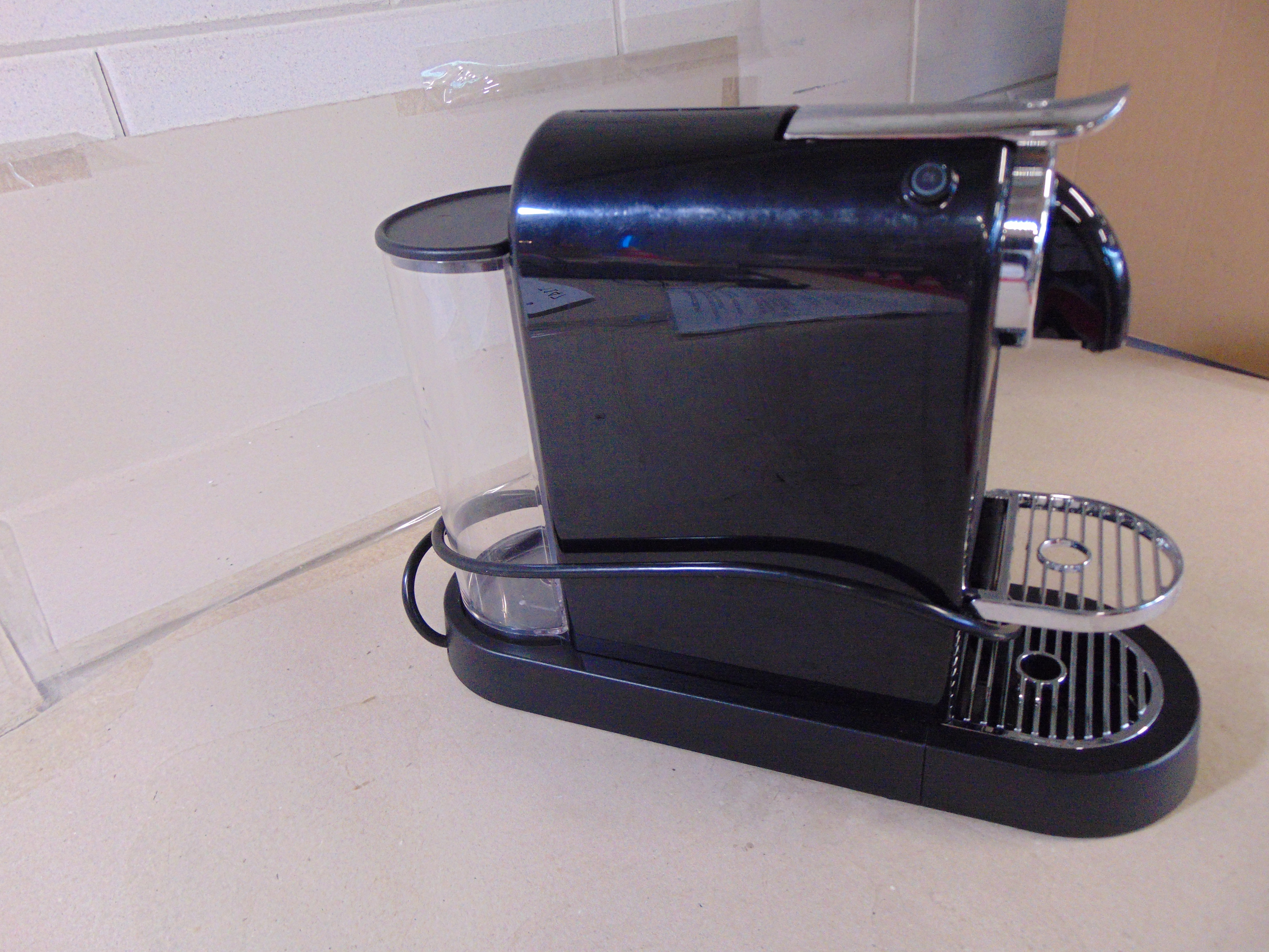 Magimix Citiz Black 11315B Nespressomachine – foto 3 – kavel bij GSD Auctions, Zoeterwoude