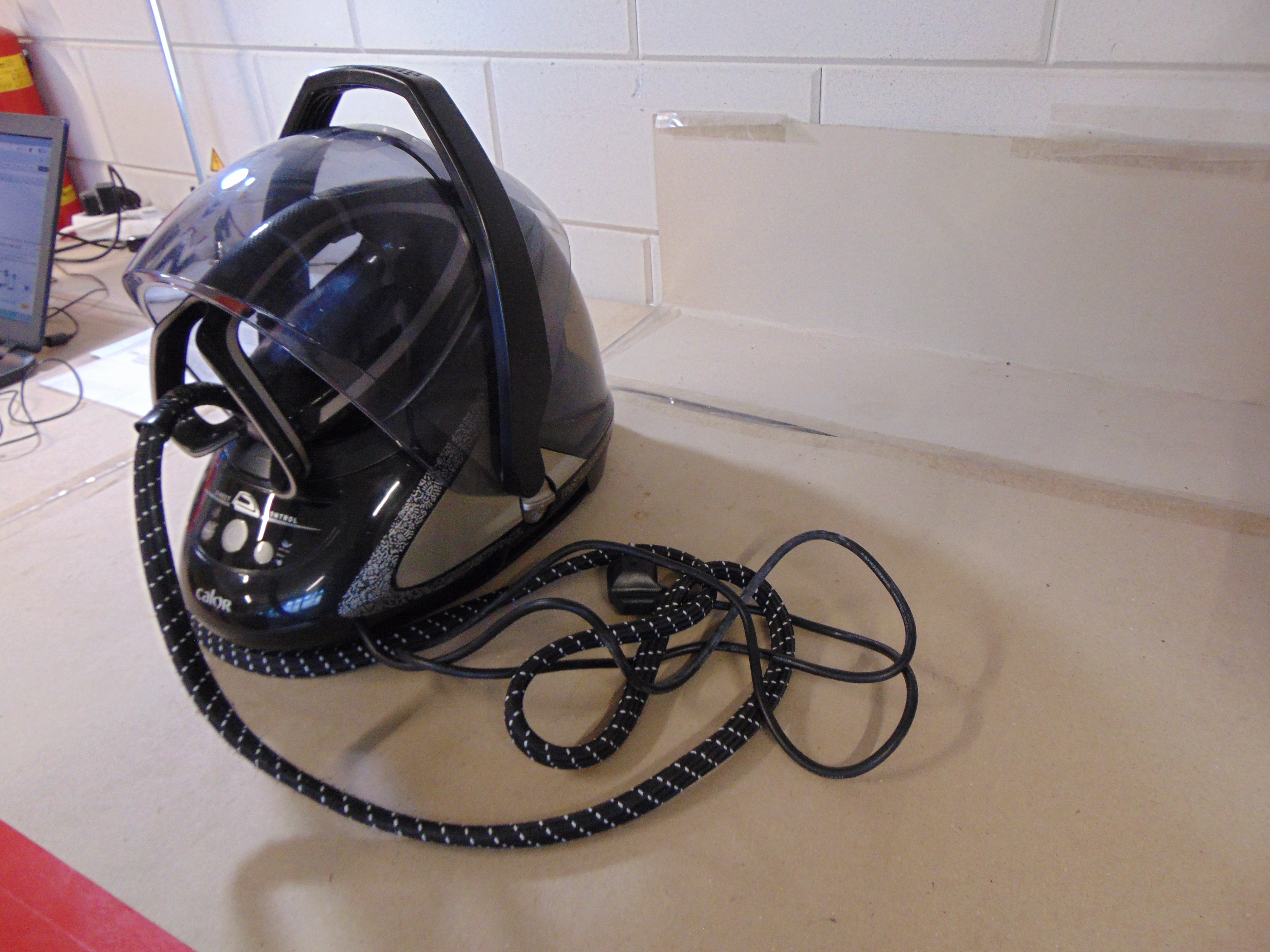 Calor Pro Express Ultimate GV9620C0 Stoomgenerator – foto 2 – kavel bij GSD Auctions, Zoeterwoude