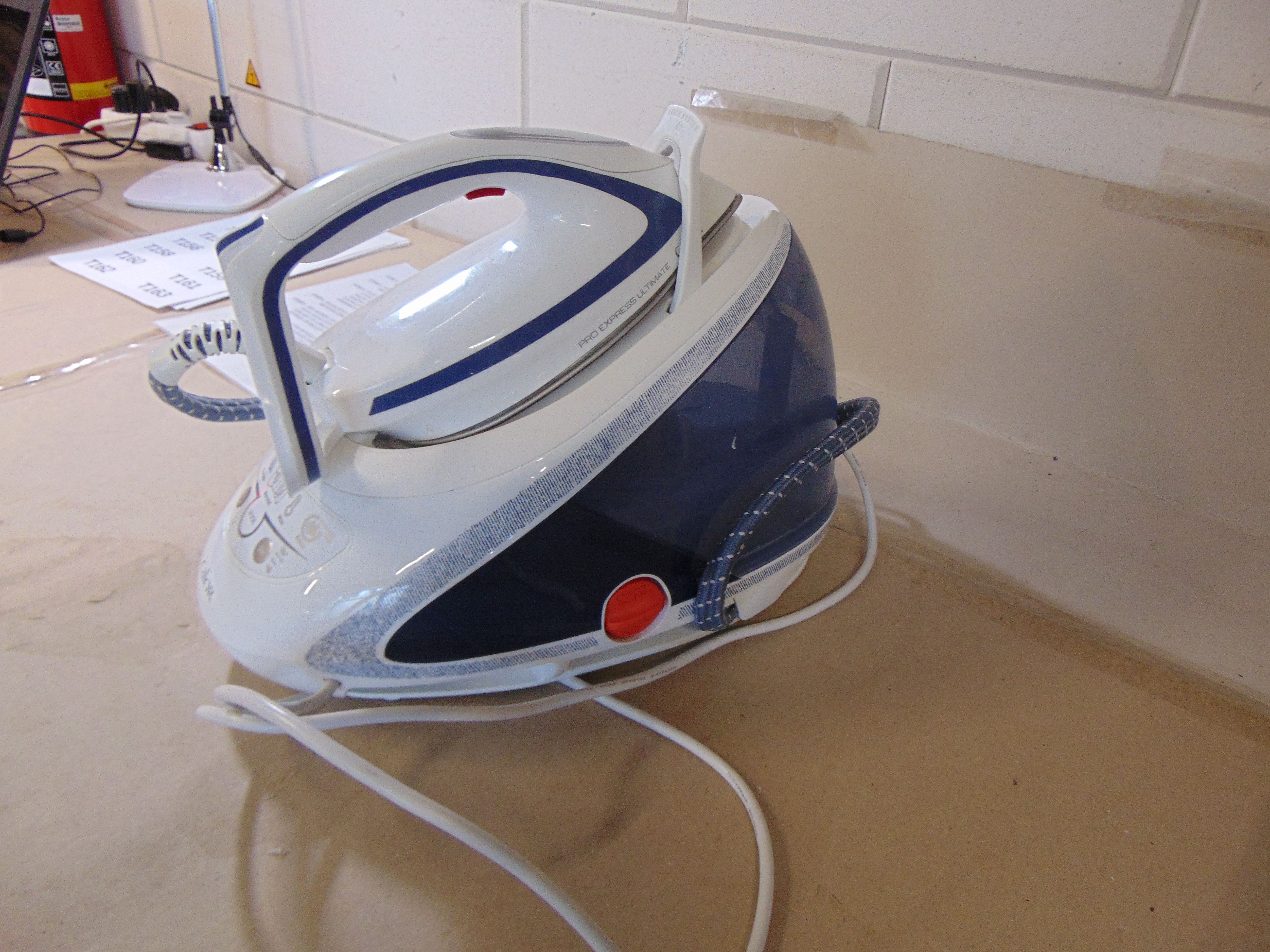Calor GV7832C0 Pro Express Stoomgenerator – foto 2 – kavel bij GSD Auctions, Zoeterwoude