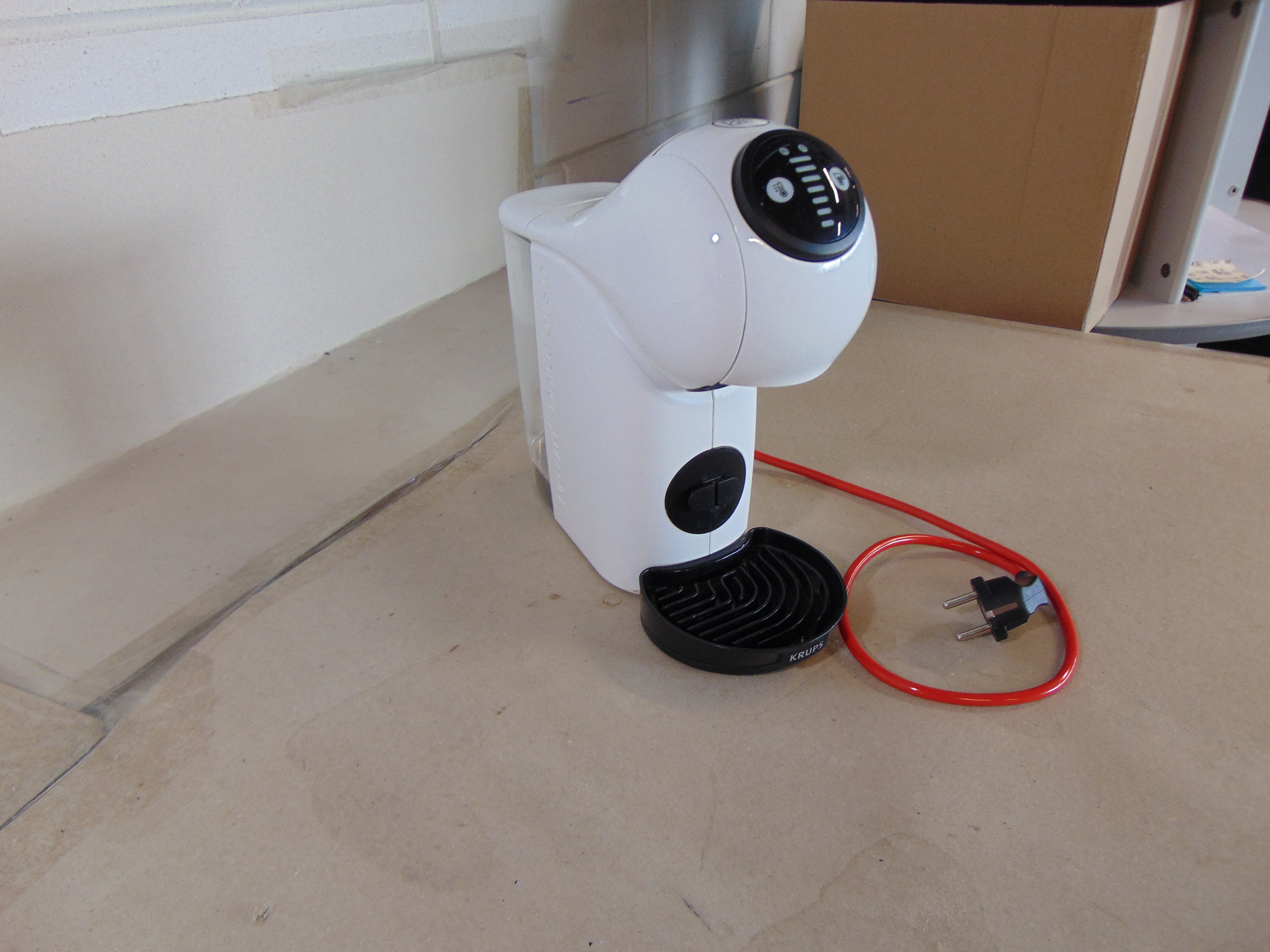 Krups Genio S Basic KP2401 Dolce Gusto Koffiemachine – foto 3 – kavel bij GSD Auctions, Zoeterwoude