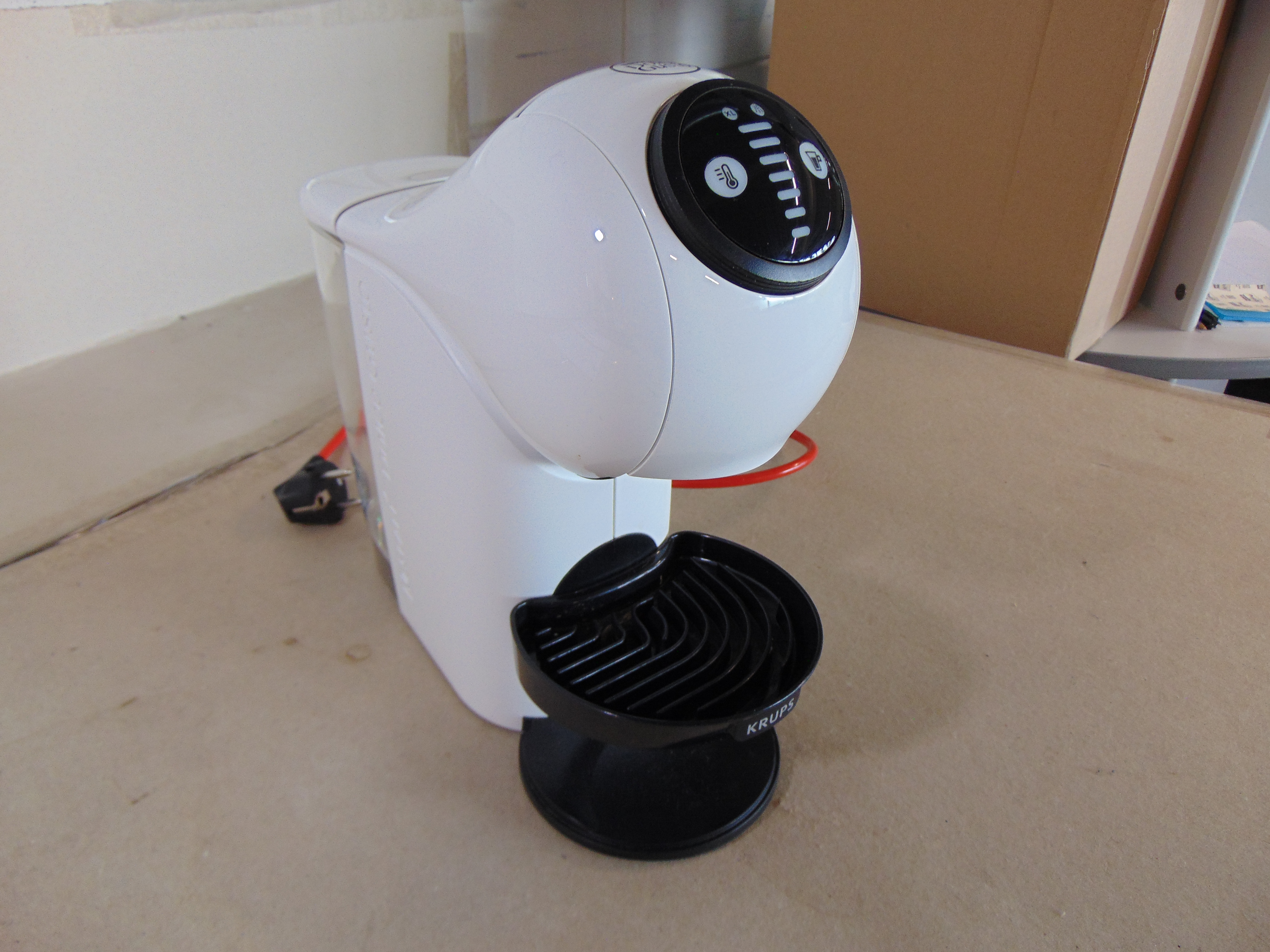 Krups Genio S Basic KP2401 Dolce Gusto Koffiemachine – foto 2 – kavel bij GSD Auctions, Zoeterwoude