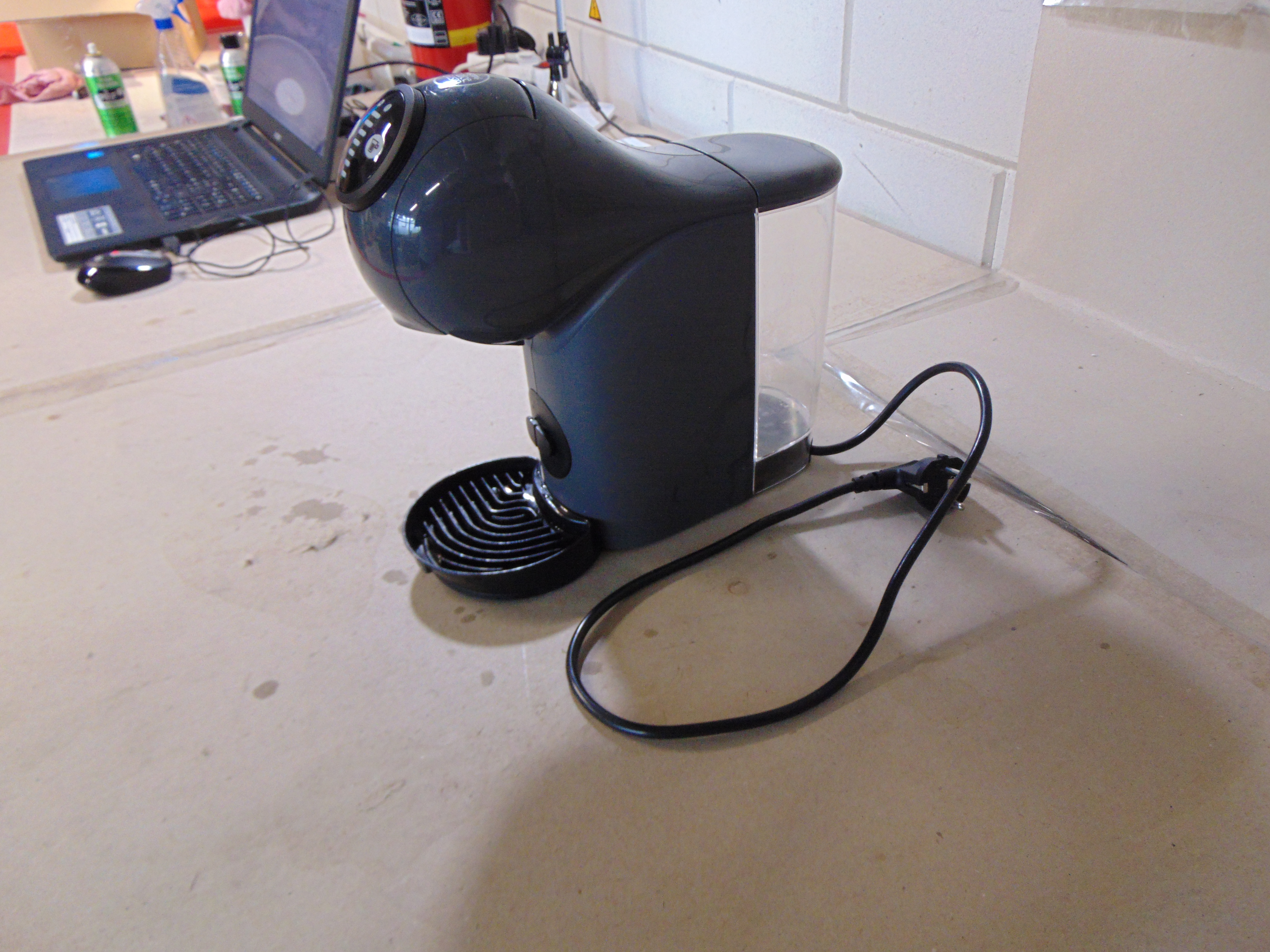 Krups Genio S Basic KP240B Dolce Gusto Koffiemachine – foto 2 – kavel bij GSD Auctions, Zoeterwoude