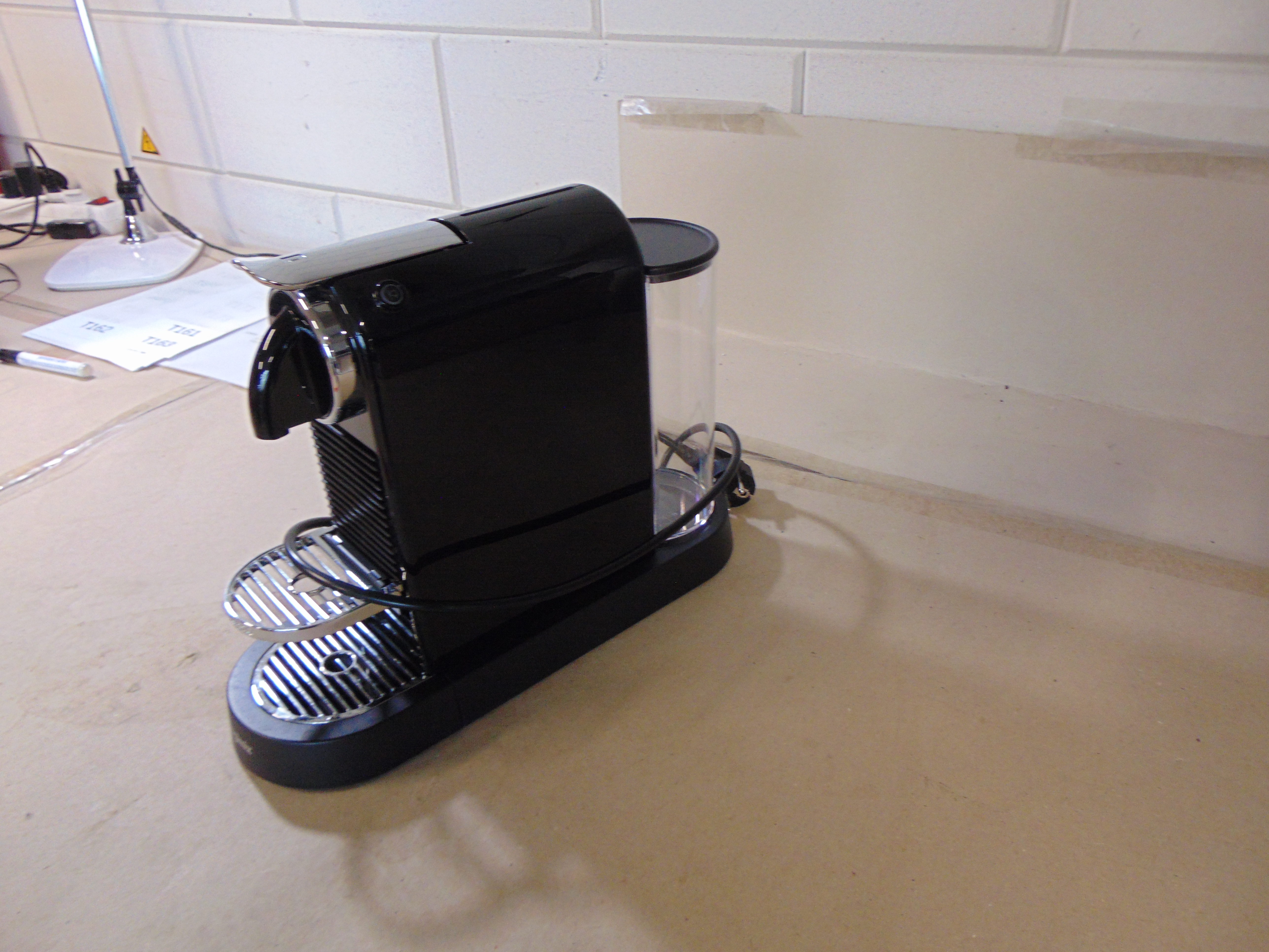 Magimix Citiz Black 11315B Nespressomachine – foto 3 – kavel bij GSD Auctions, Zoeterwoude