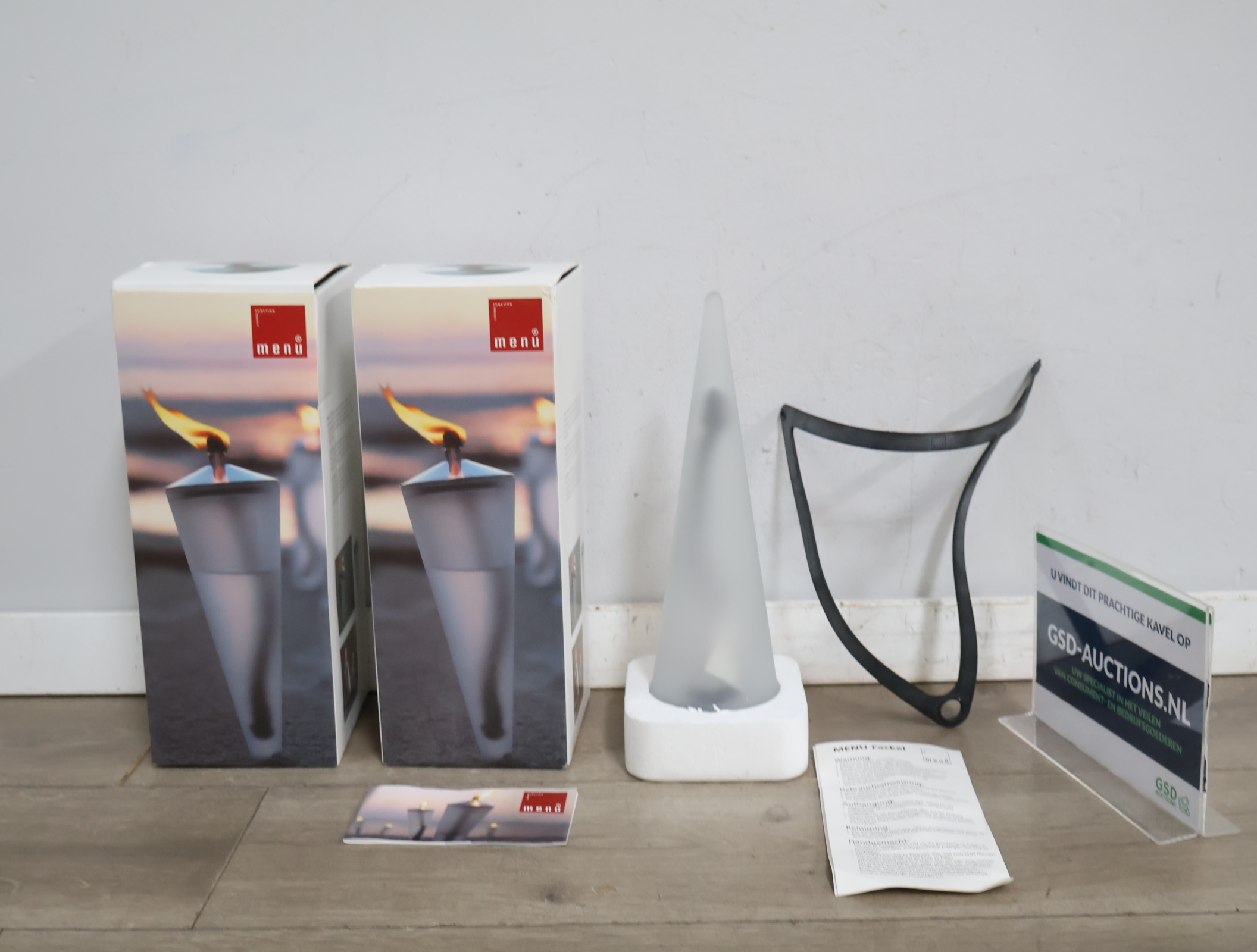 Set van 2 Menu tuinfakkels – kavel bij GSD Auctions, Zoeterwoude
