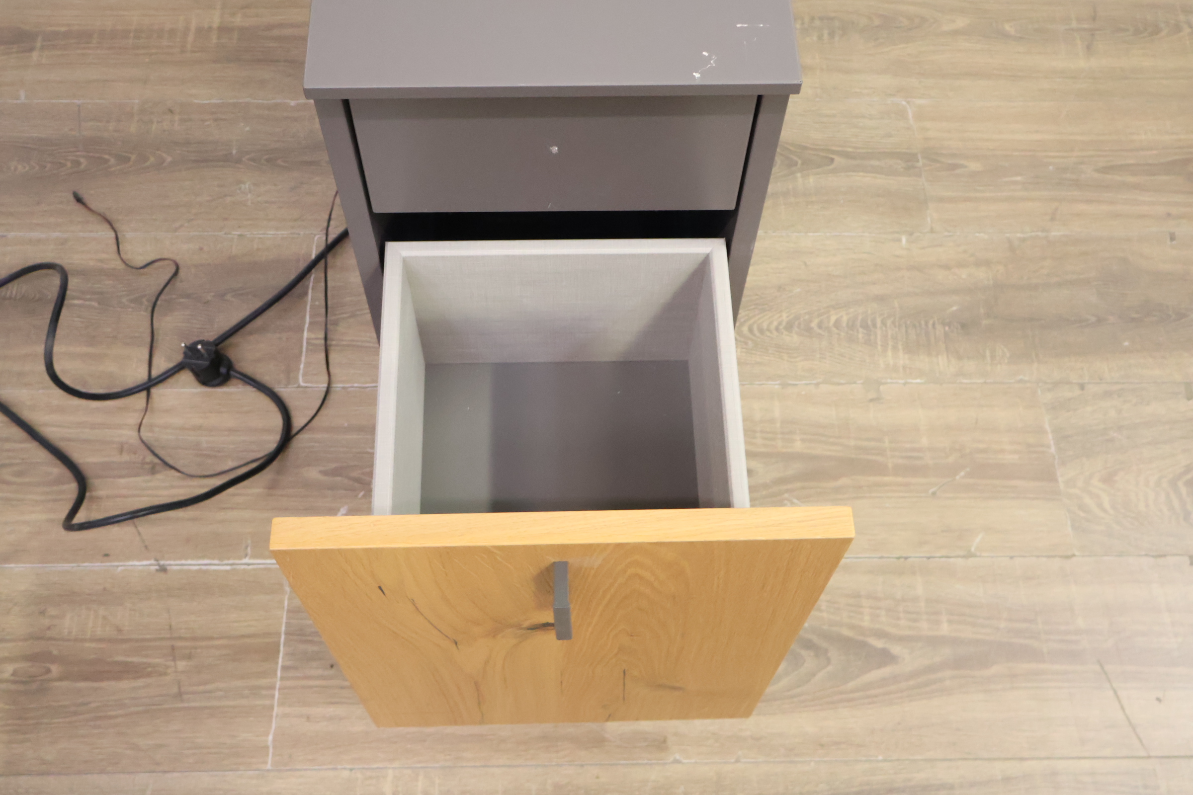 Computerkast met (USB)Stroomaansluiting'' – foto 6 – kavel bij GSD Auctions, Zoeterwoude