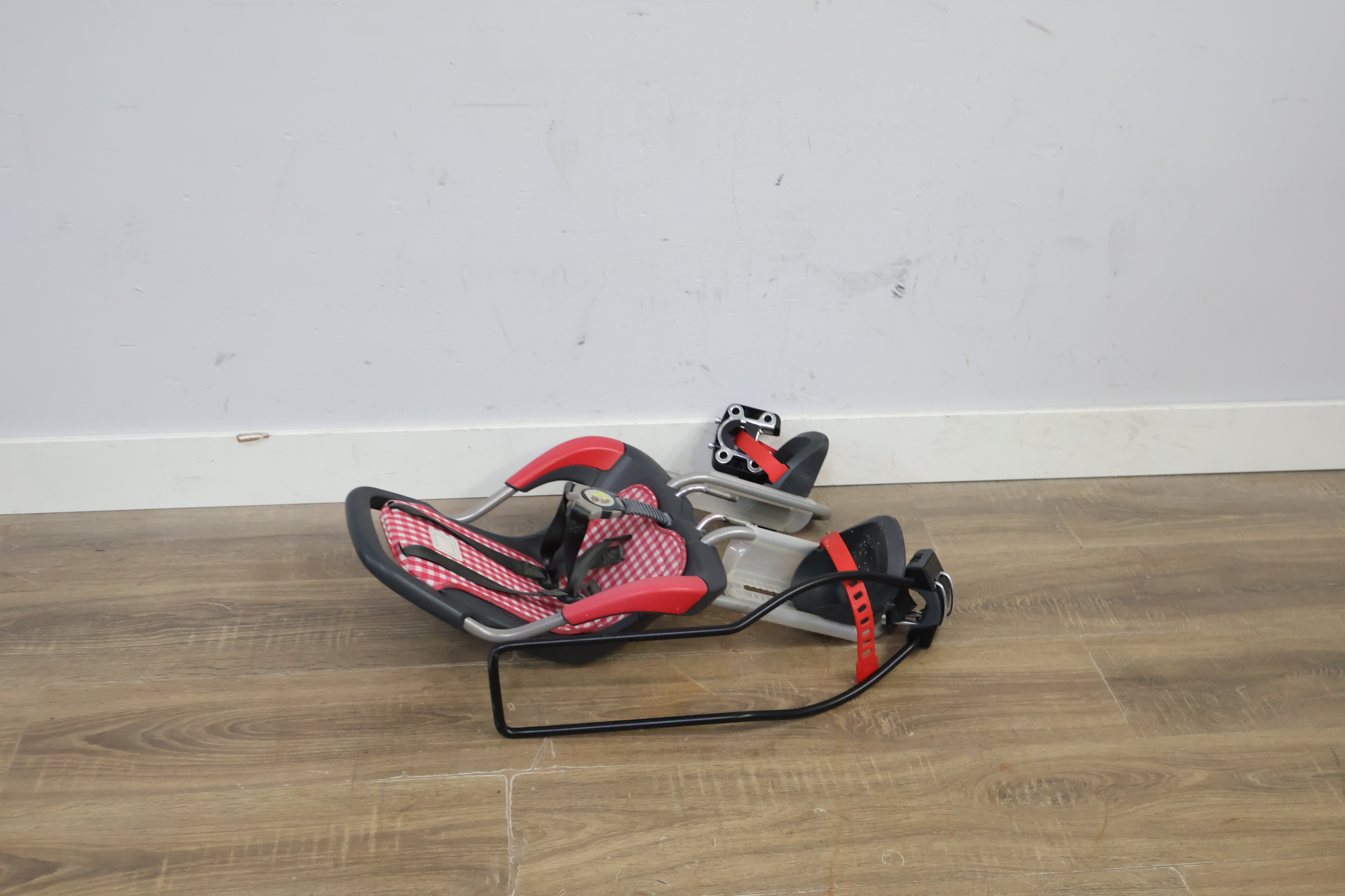 Kinderfietsstoel'' – foto 3 – kavel bij GSD Auctions, Zoeterwoude
