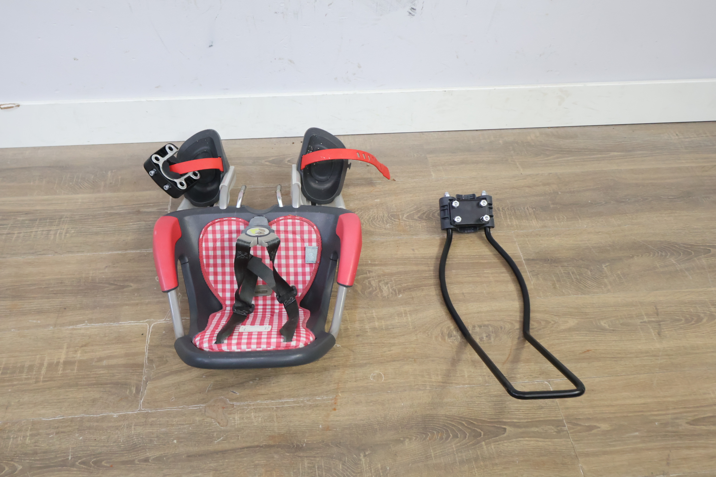 Kinderfietsstoel'' – foto 6 – kavel bij GSD Auctions, Zoeterwoude