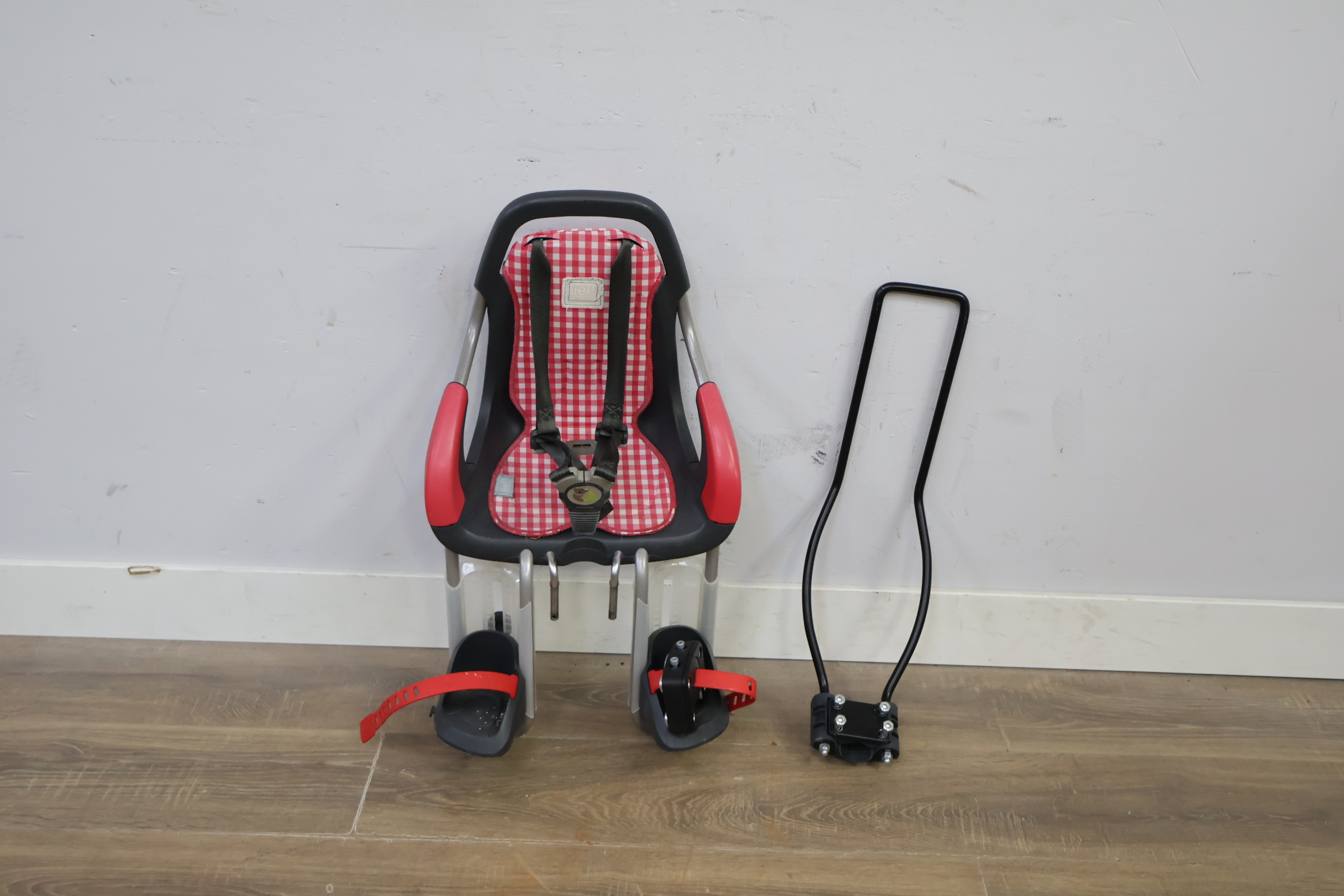 Kinderfietsstoel'' – foto 9 – kavel bij GSD Auctions, Zoeterwoude