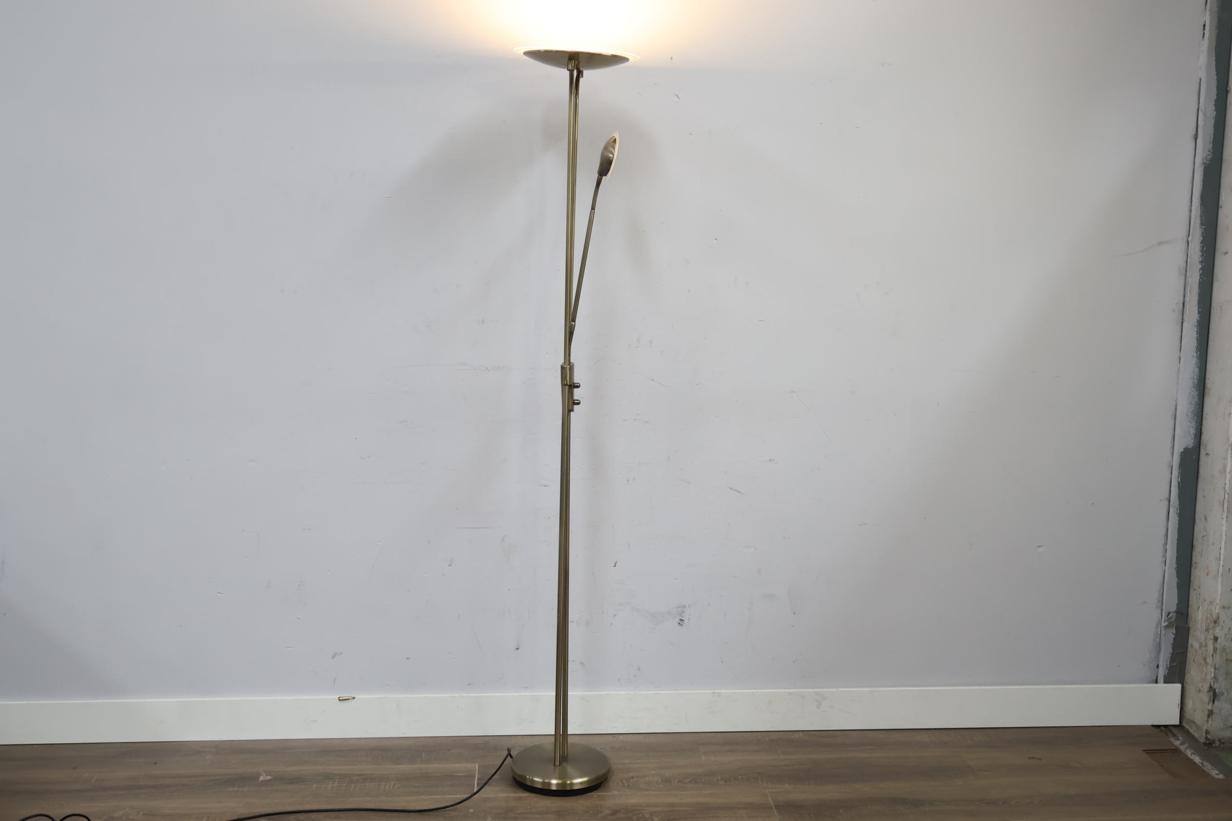 Staande uplight leeslamp'' – foto 3 – kavel bij GSD Auctions, Zoeterwoude