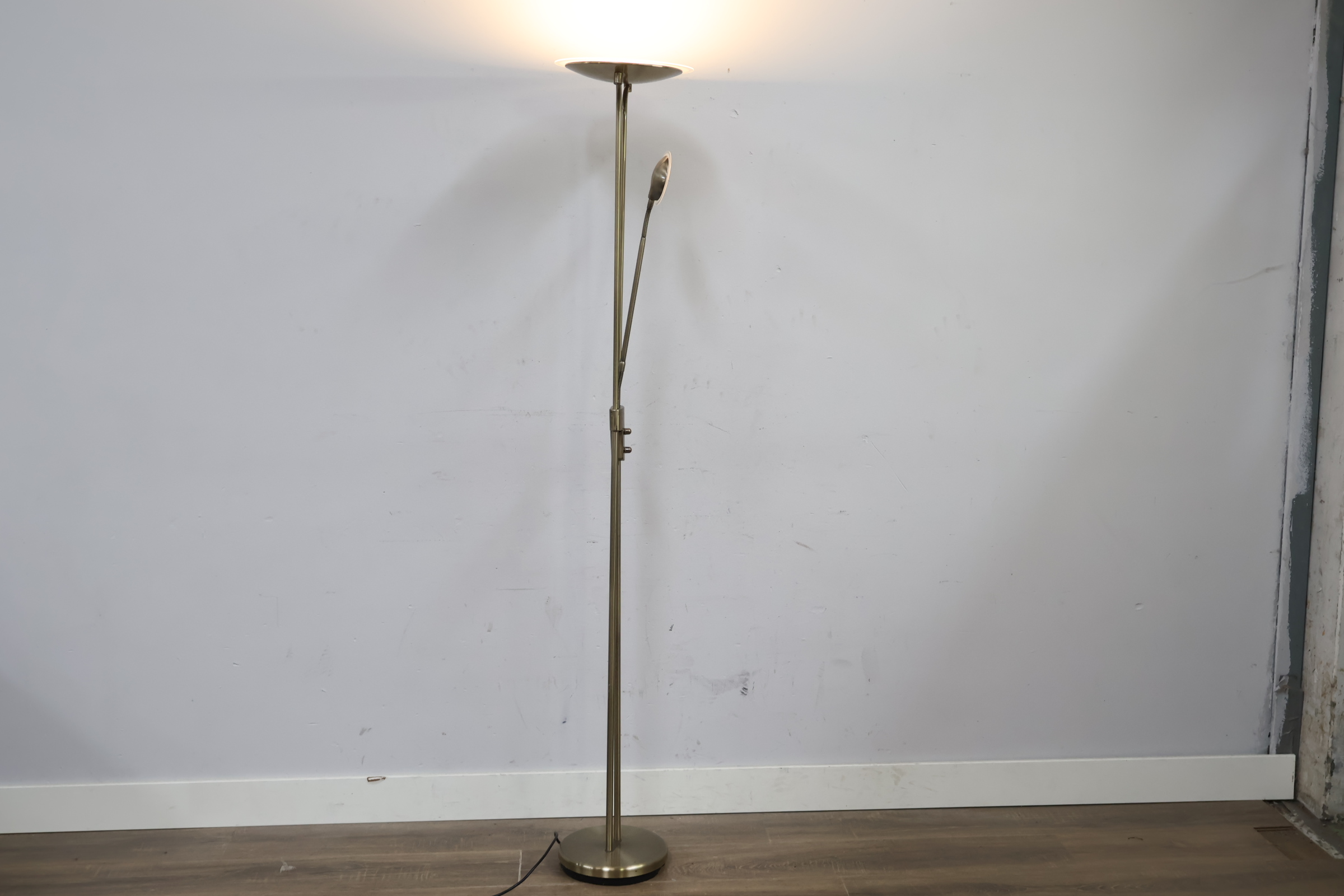 Staande uplight leeslamp'' – foto 4 – kavel bij GSD Auctions, Zoeterwoude