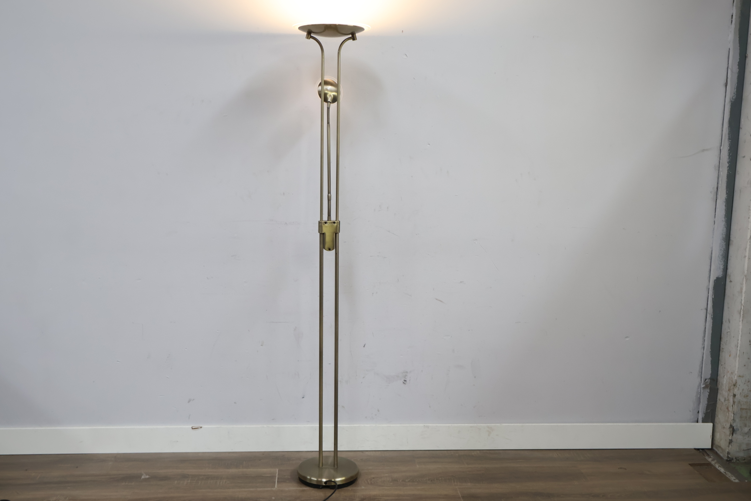 Staande uplight leeslamp'' – foto 5 – kavel bij GSD Auctions, Zoeterwoude