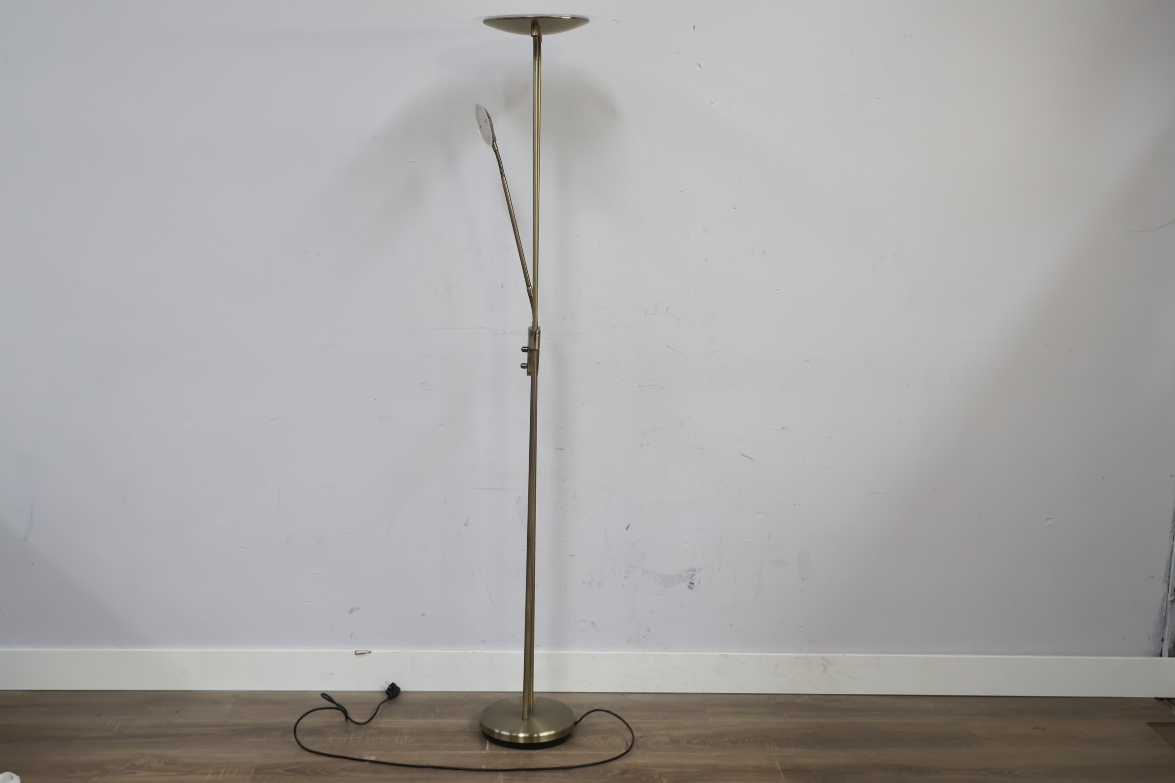 Staande uplight leeslamp'' – foto 10 – kavel bij GSD Auctions, Zoeterwoude