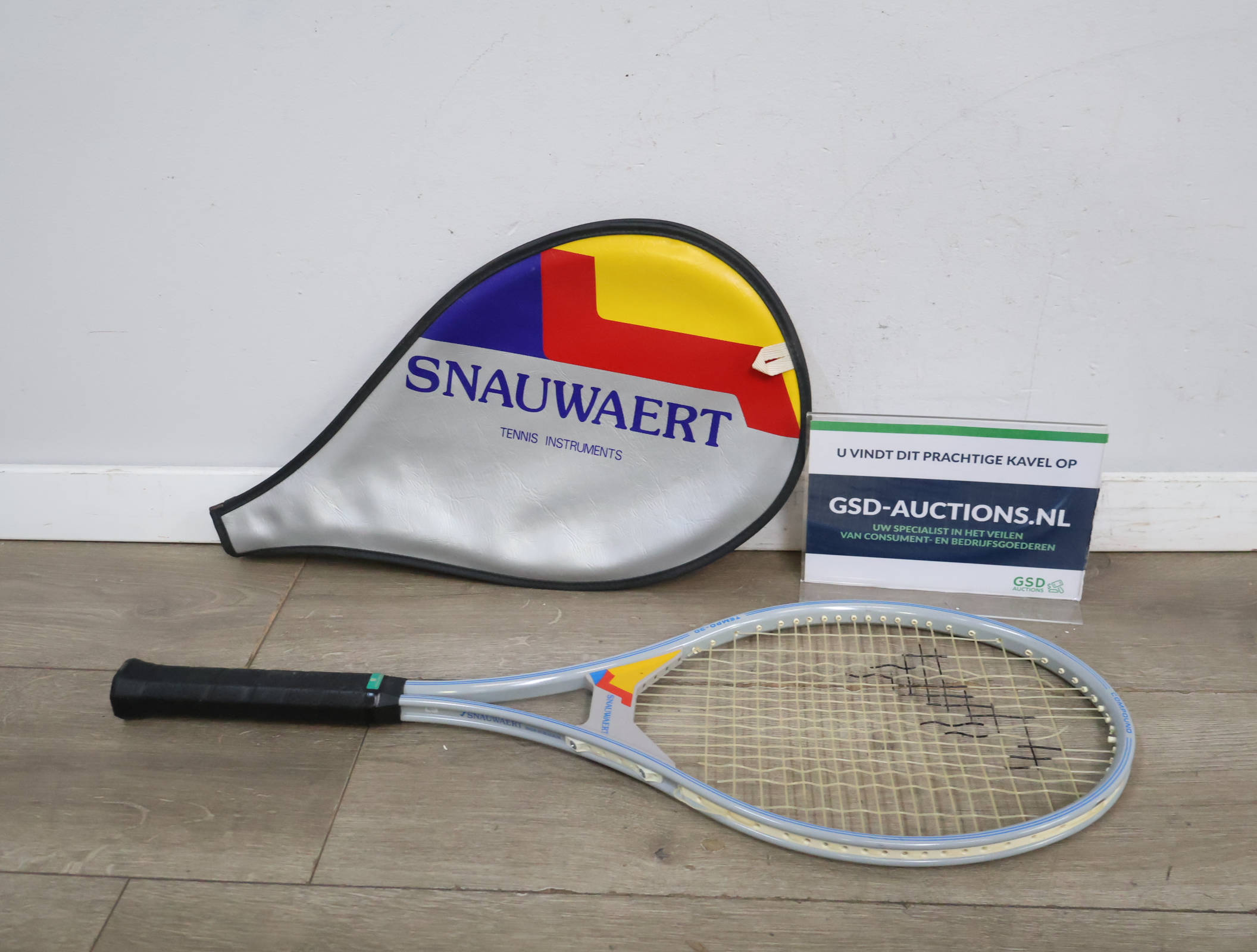 Tennisracket met hoes Snauwaert'' – foto 2 – kavel bij GSD Auctions, Zoeterwoude