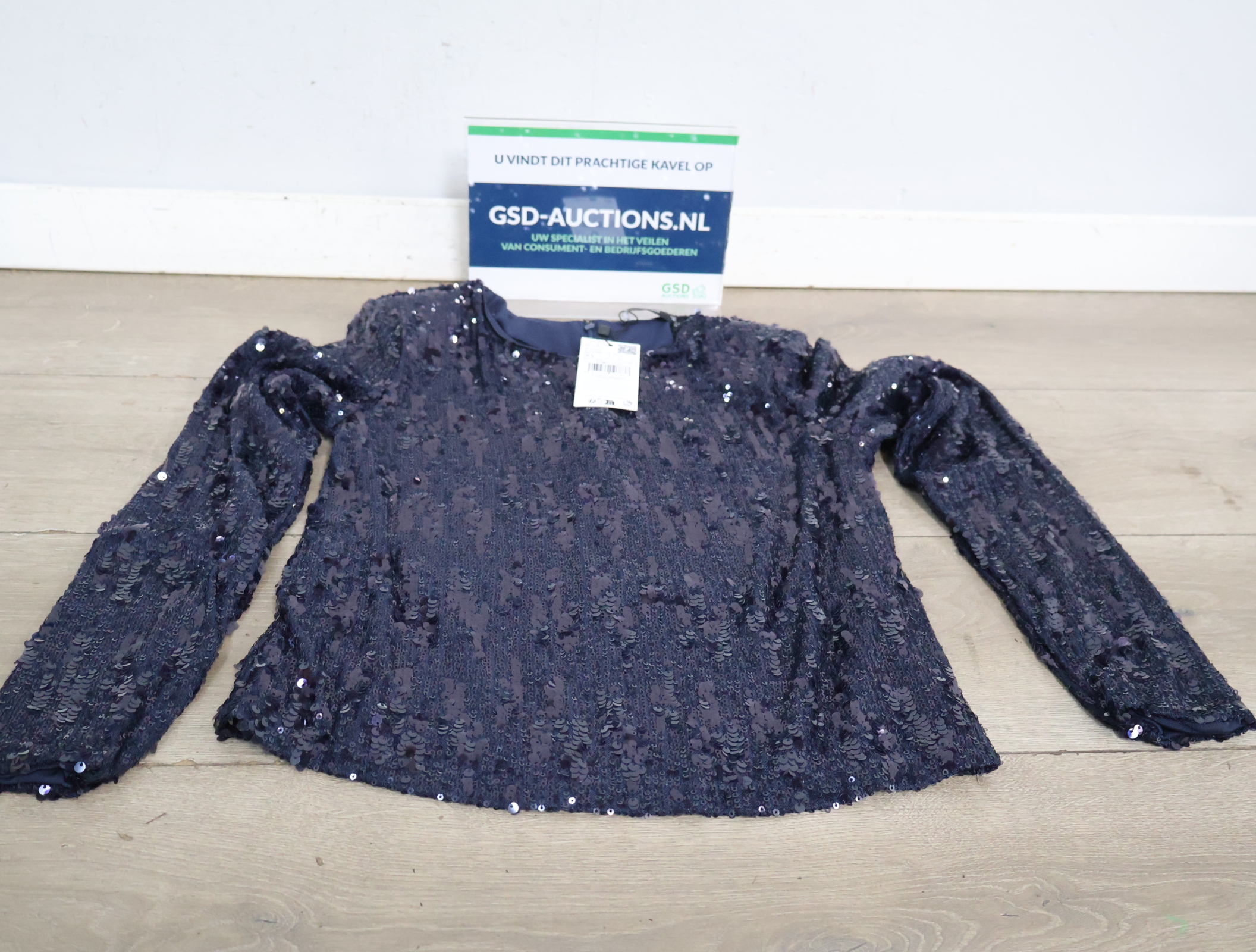Donkerblauw damesshirt met pailletten - Pieces'' – kavel bij GSD Auctions, Zoeterwoude
