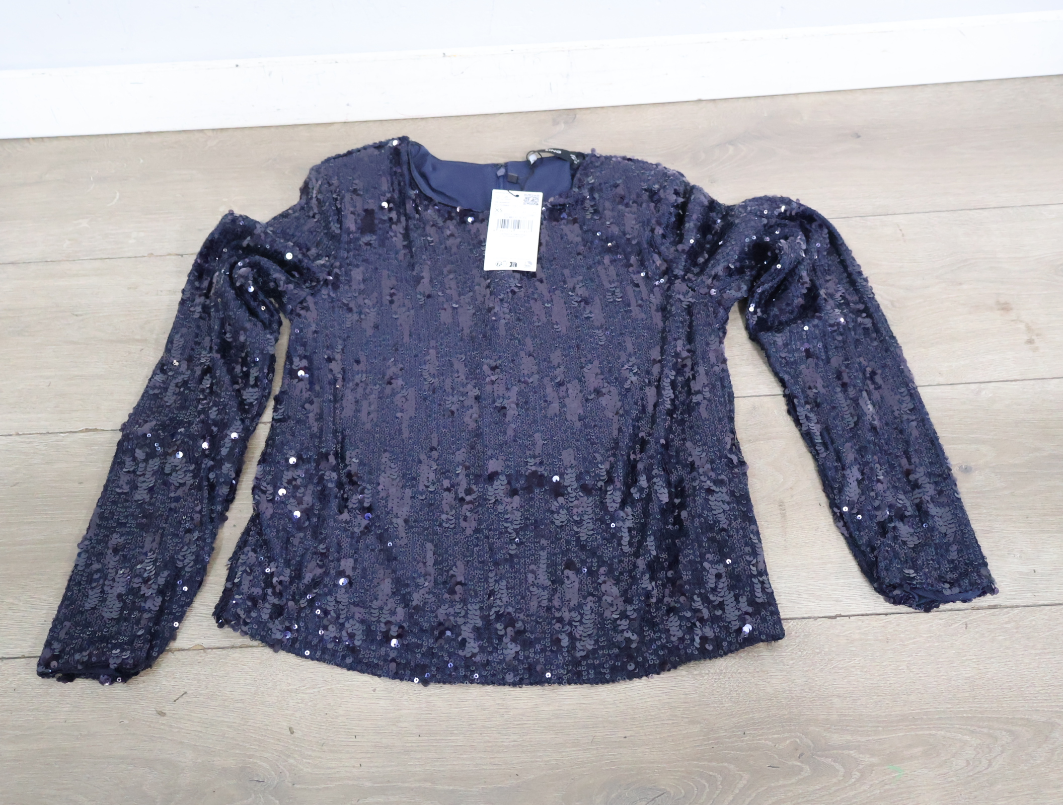 Donkerblauw damesshirt met pailletten - Pieces'' – foto 3 – kavel bij GSD Auctions, Zoeterwoude