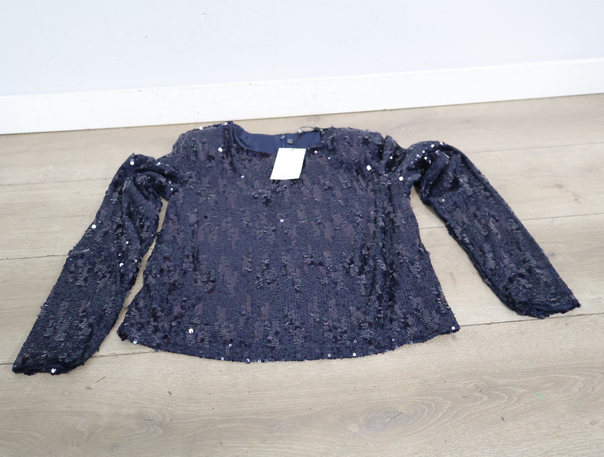 Donkerblauw damesshirt met pailletten - Pieces'' – foto 6 – kavel bij GSD Auctions, Zoeterwoude