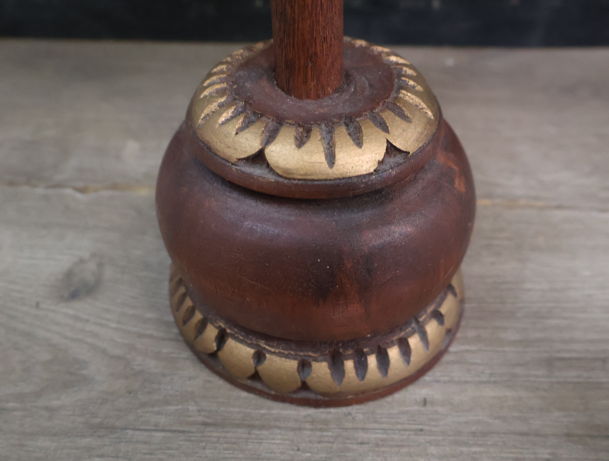 Decoratieve tafellamp met stoffen kap en kwasten'' – foto 7 – kavel bij GSD Auctions, Zoeterwoude