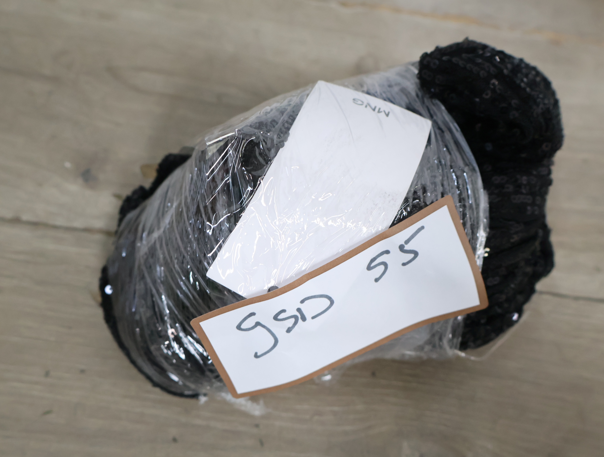 Zwarte broek met pailletten - Mango'' – foto 9 – kavel bij GSD Auctions, Zoeterwoude