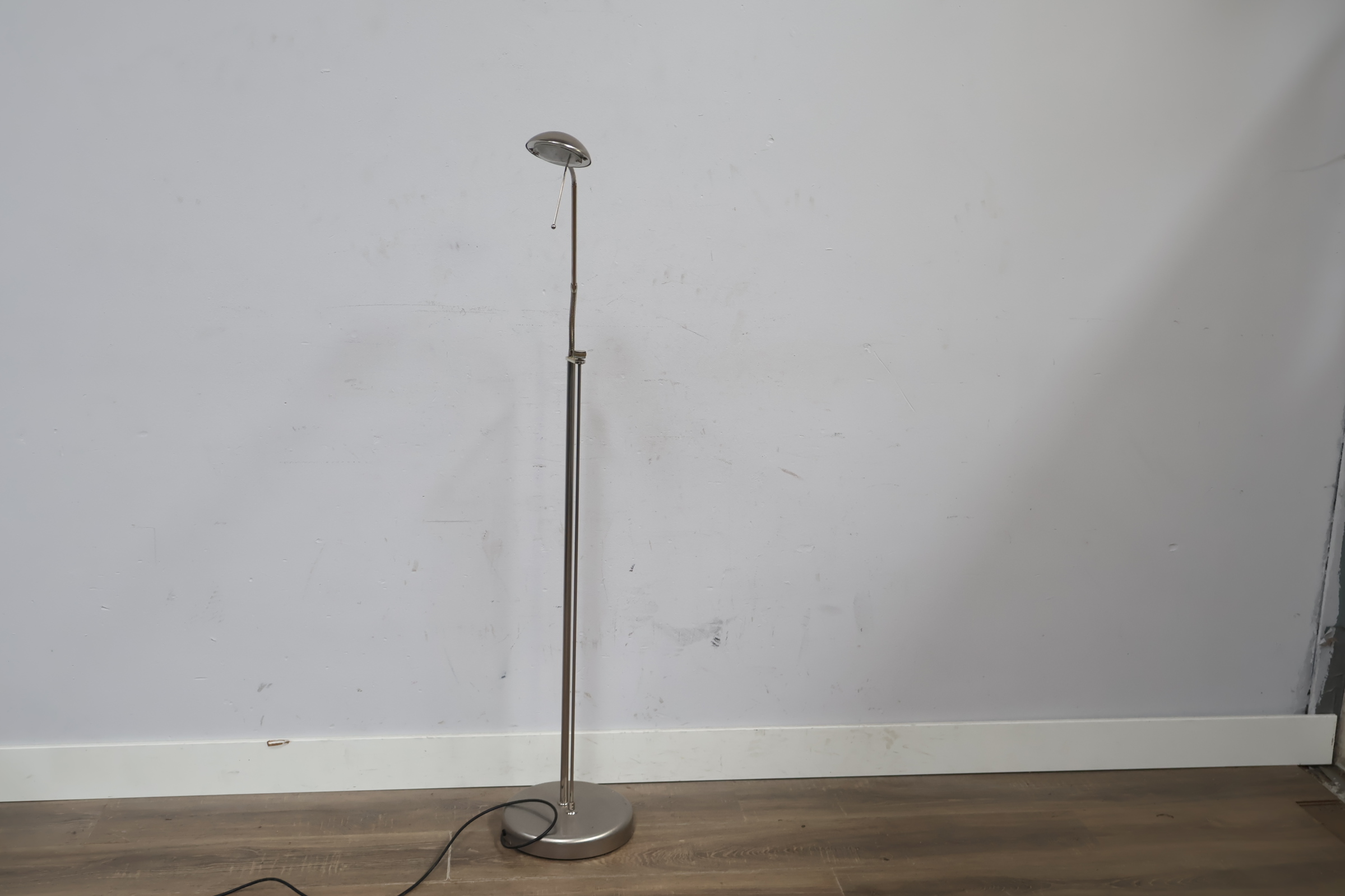 Moderne vloerlamp met flexibele arm'' – foto 6 – kavel bij GSD Auctions, Zoeterwoude
