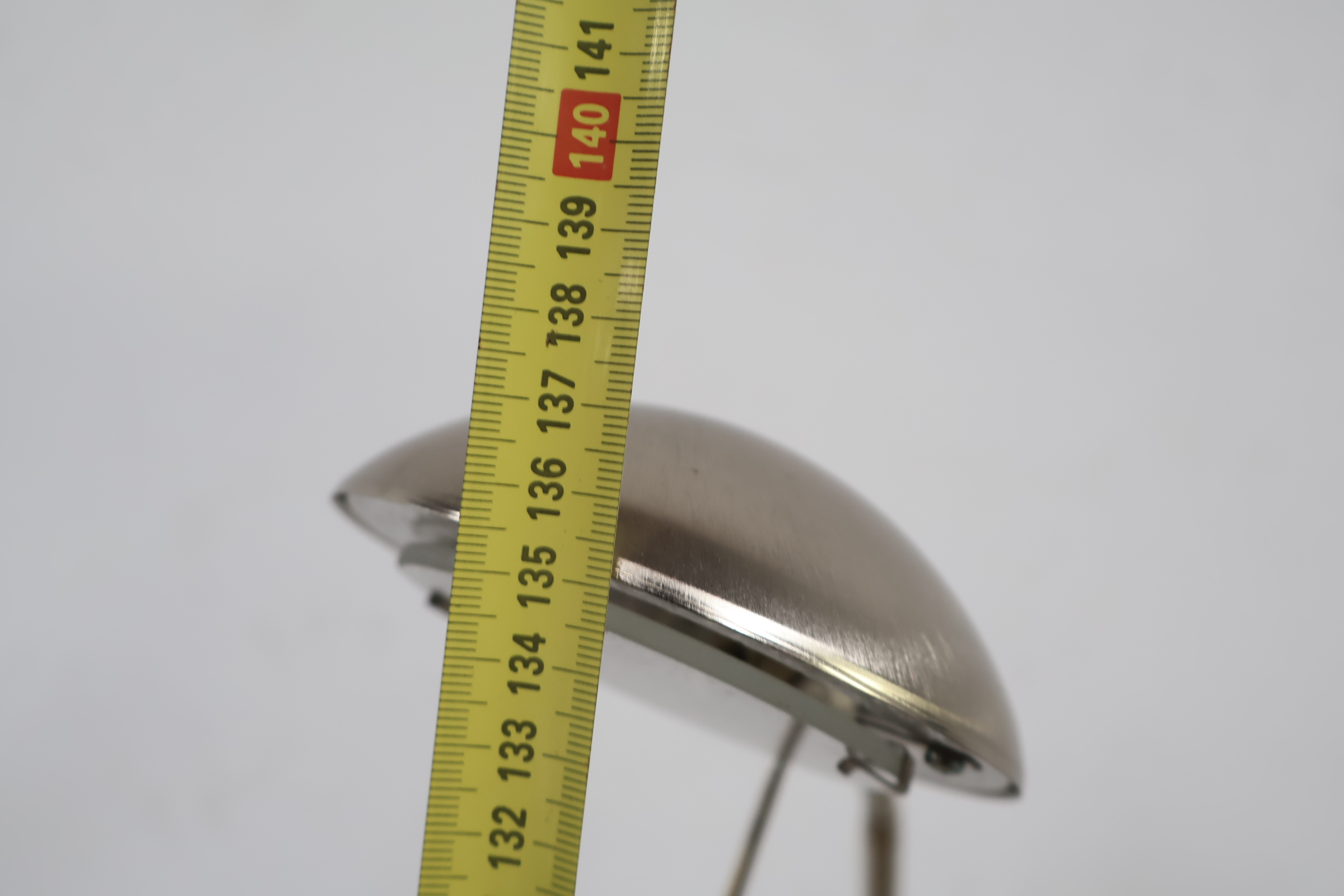 Moderne vloerlamp met flexibele arm'' – foto 10 – kavel bij GSD Auctions, Zoeterwoude