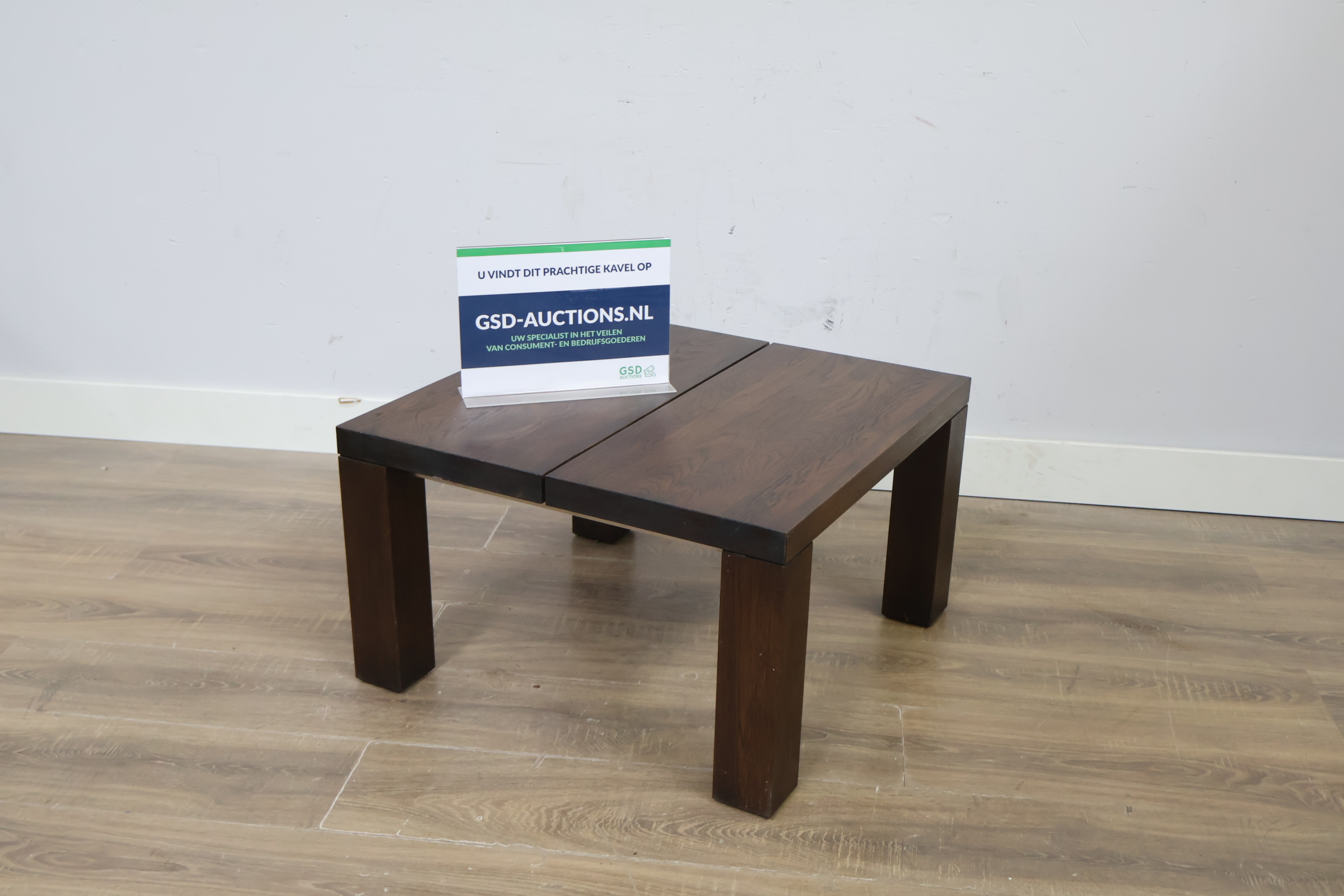 Donkere houten salontafel, Bijzettafel'' – foto 2 – kavel bij GSD Auctions, Zoeterwoude