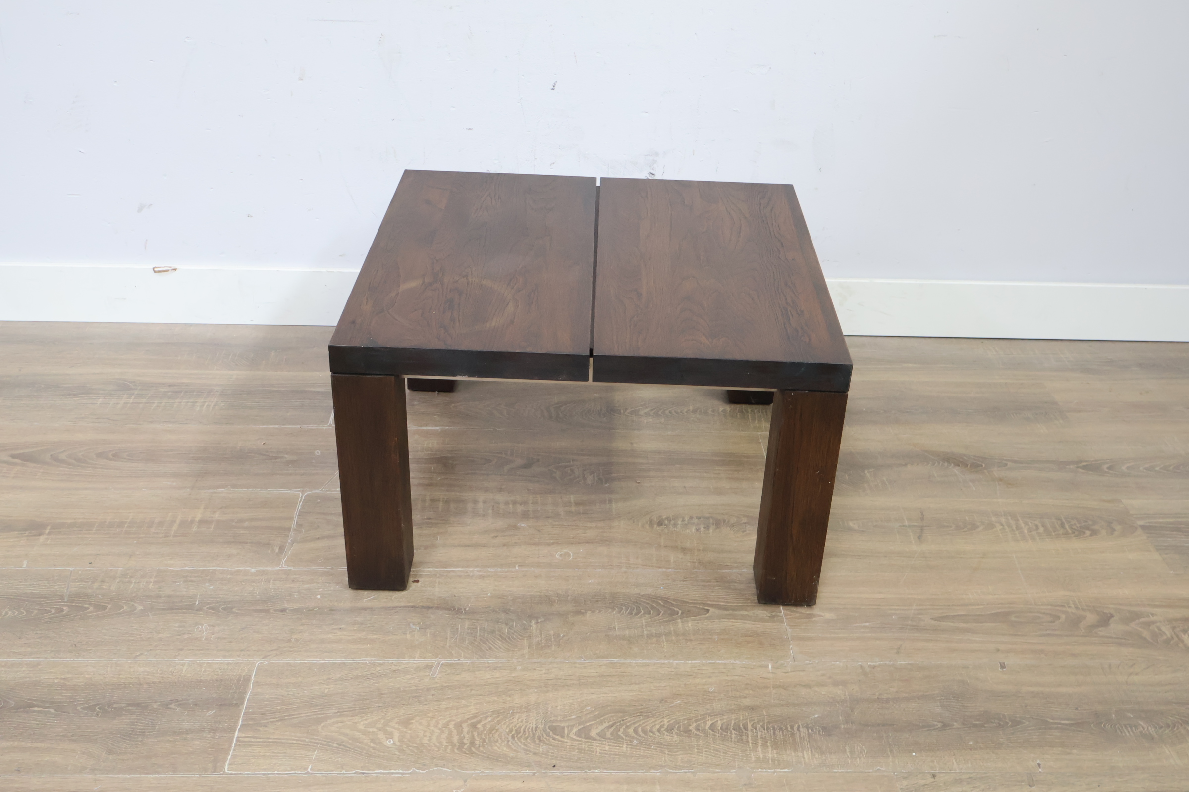 Donkere houten salontafel, Bijzettafel'' – foto 4 – kavel bij GSD Auctions, Zoeterwoude