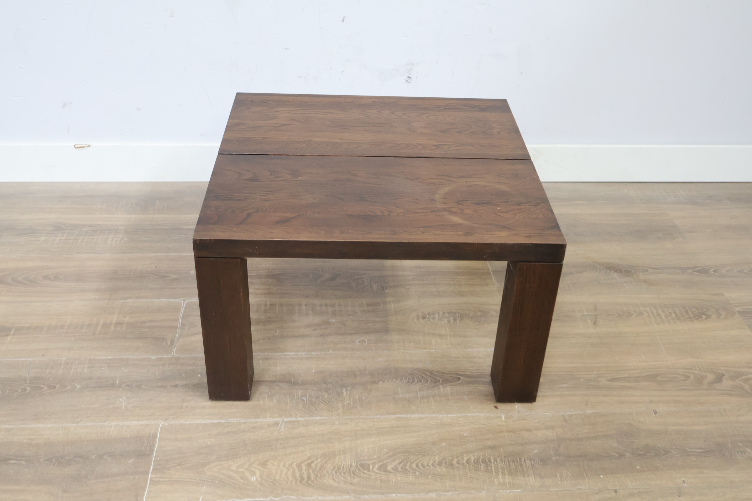 Donkere houten salontafel, Bijzettafel'' – foto 6 – kavel bij GSD Auctions, Zoeterwoude