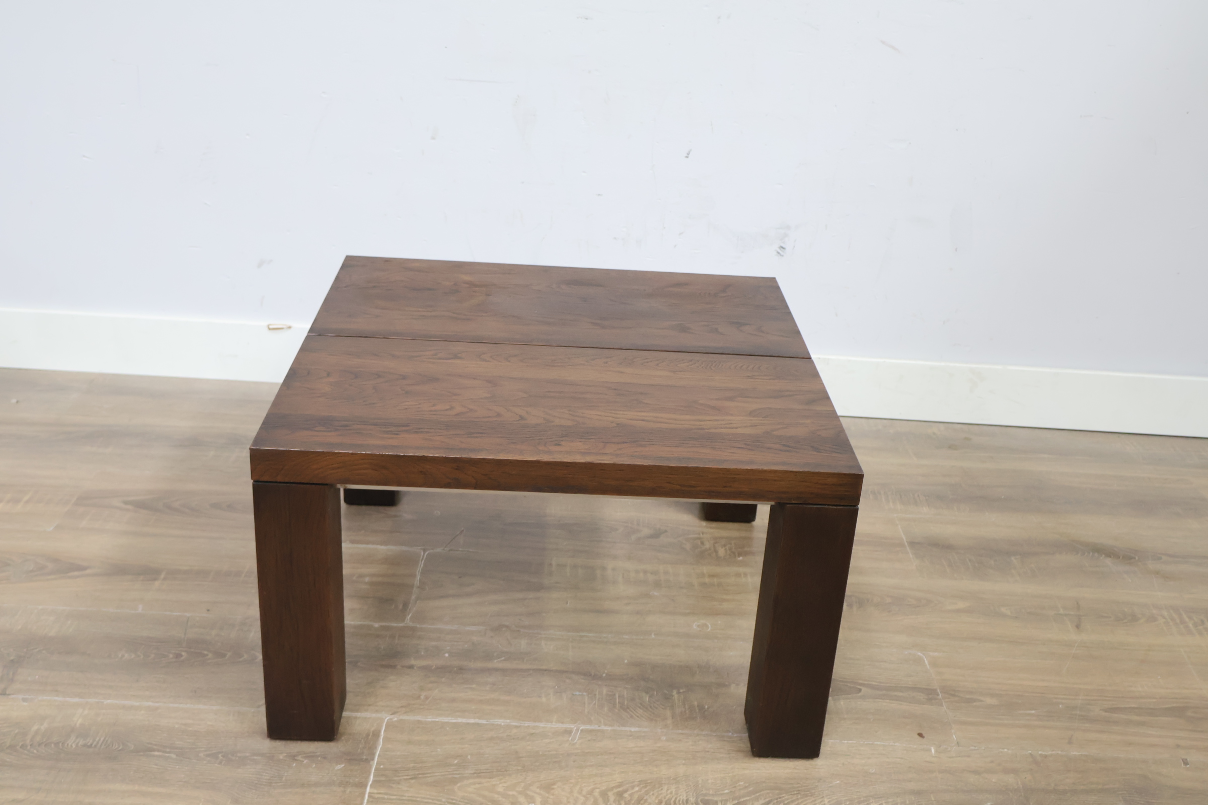 Donkere houten salontafel, Bijzettafel'' – foto 10 – kavel bij GSD Auctions, Zoeterwoude