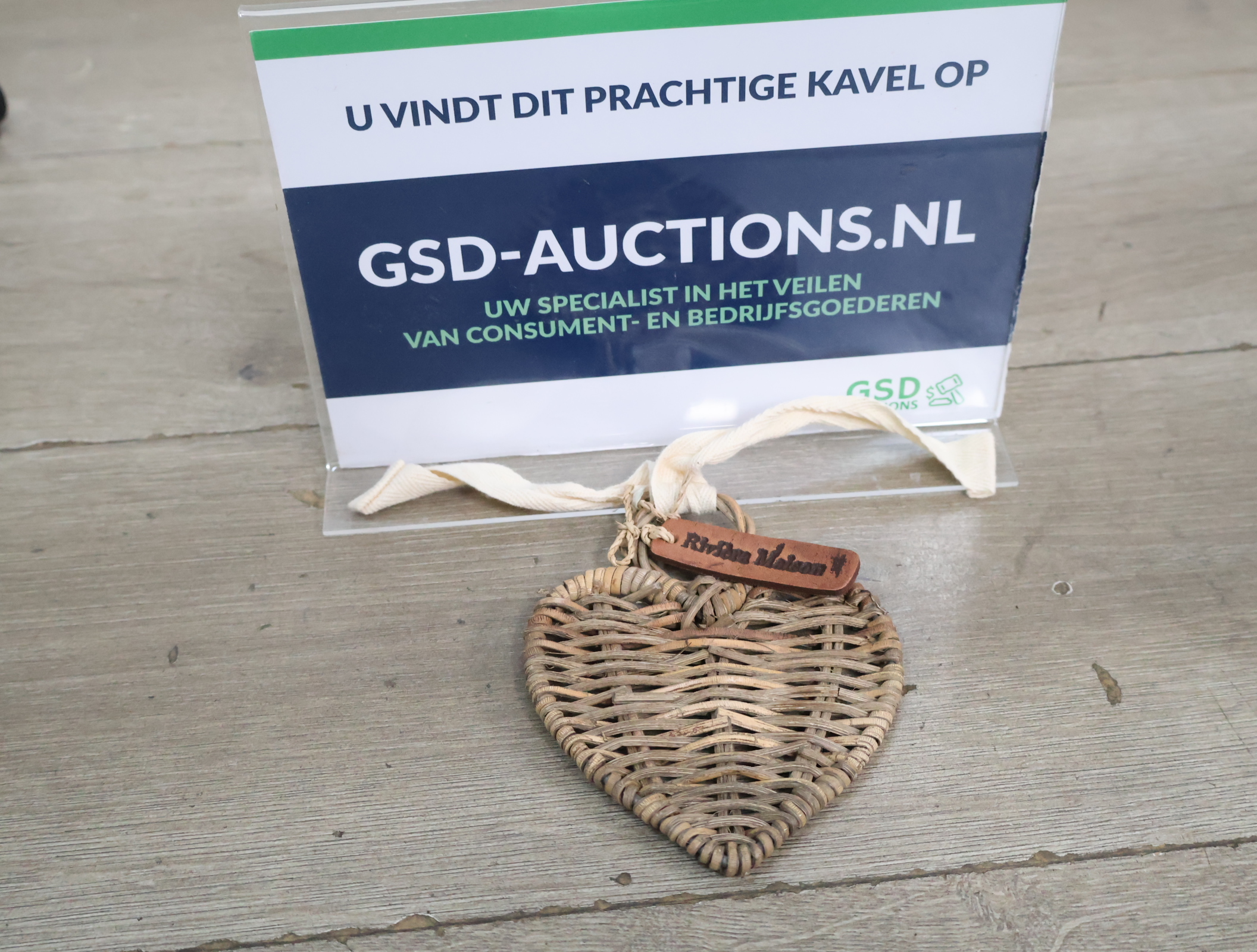 Houten hartvormige wanddecoratie'' – kavel bij GSD Auctions, Zoeterwoude
