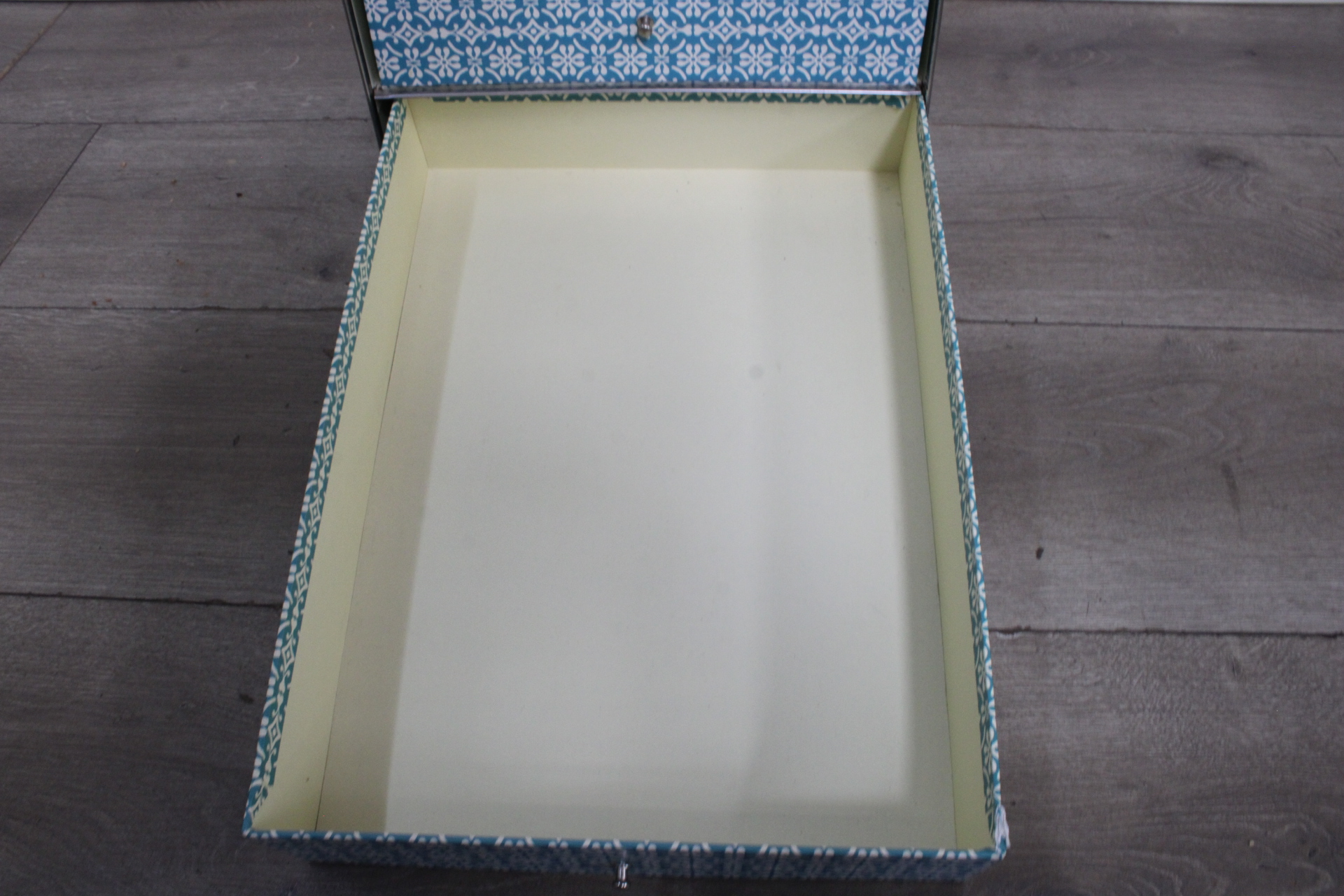 Ladenblok met drie lades'' – foto 5 – kavel bij GSD Auctions, Zoeterwoude