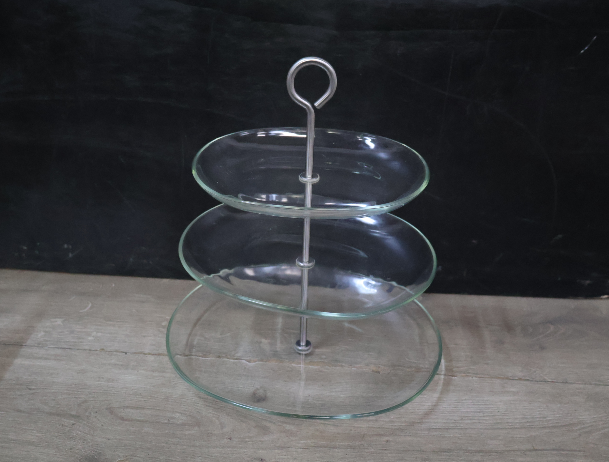 Etagere/serveerschaal met metalen standaard'' – foto 7 – kavel bij GSD Auctions, Zoeterwoude