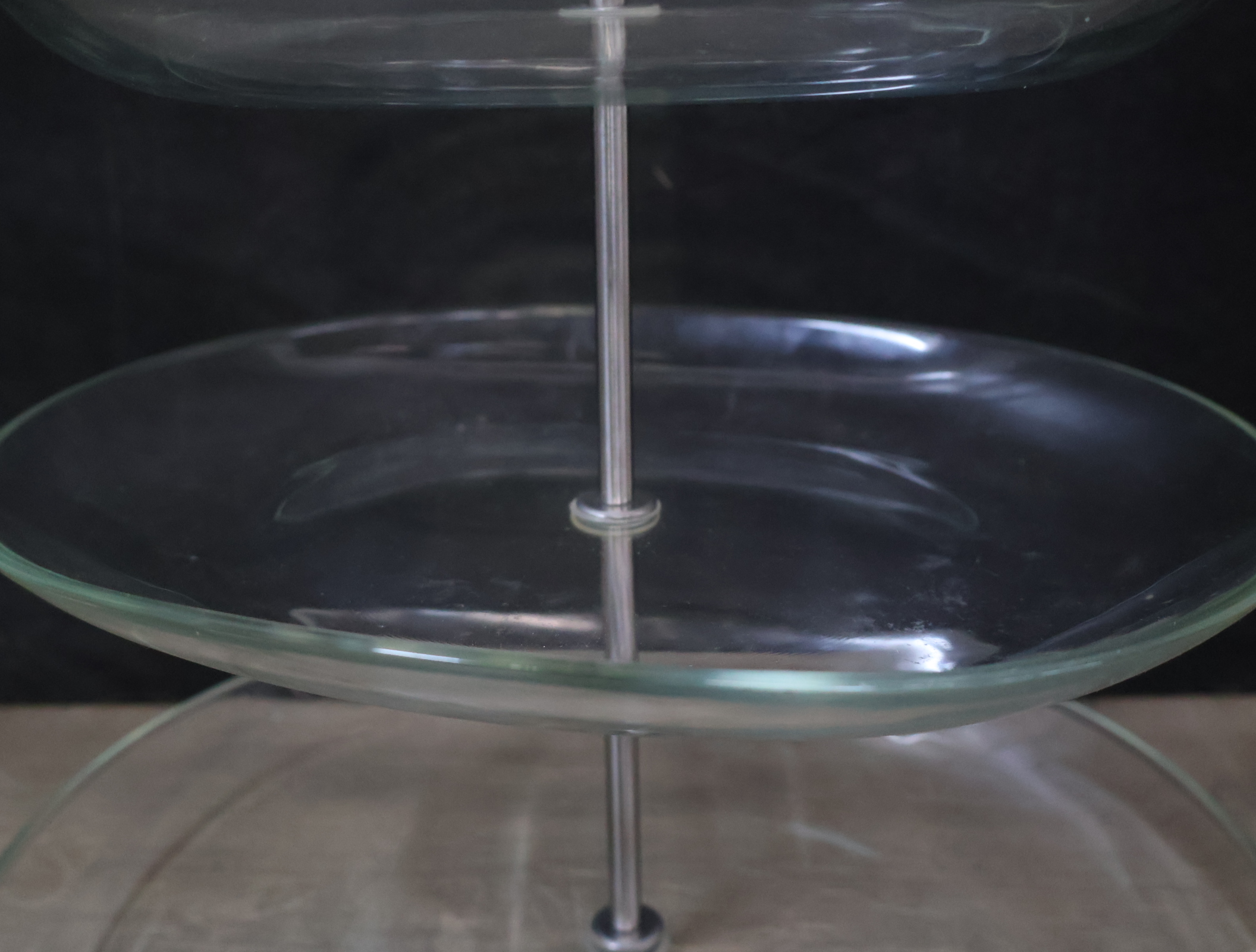 Etagere/serveerschaal met metalen standaard'' – foto 9 – kavel bij GSD Auctions, Zoeterwoude