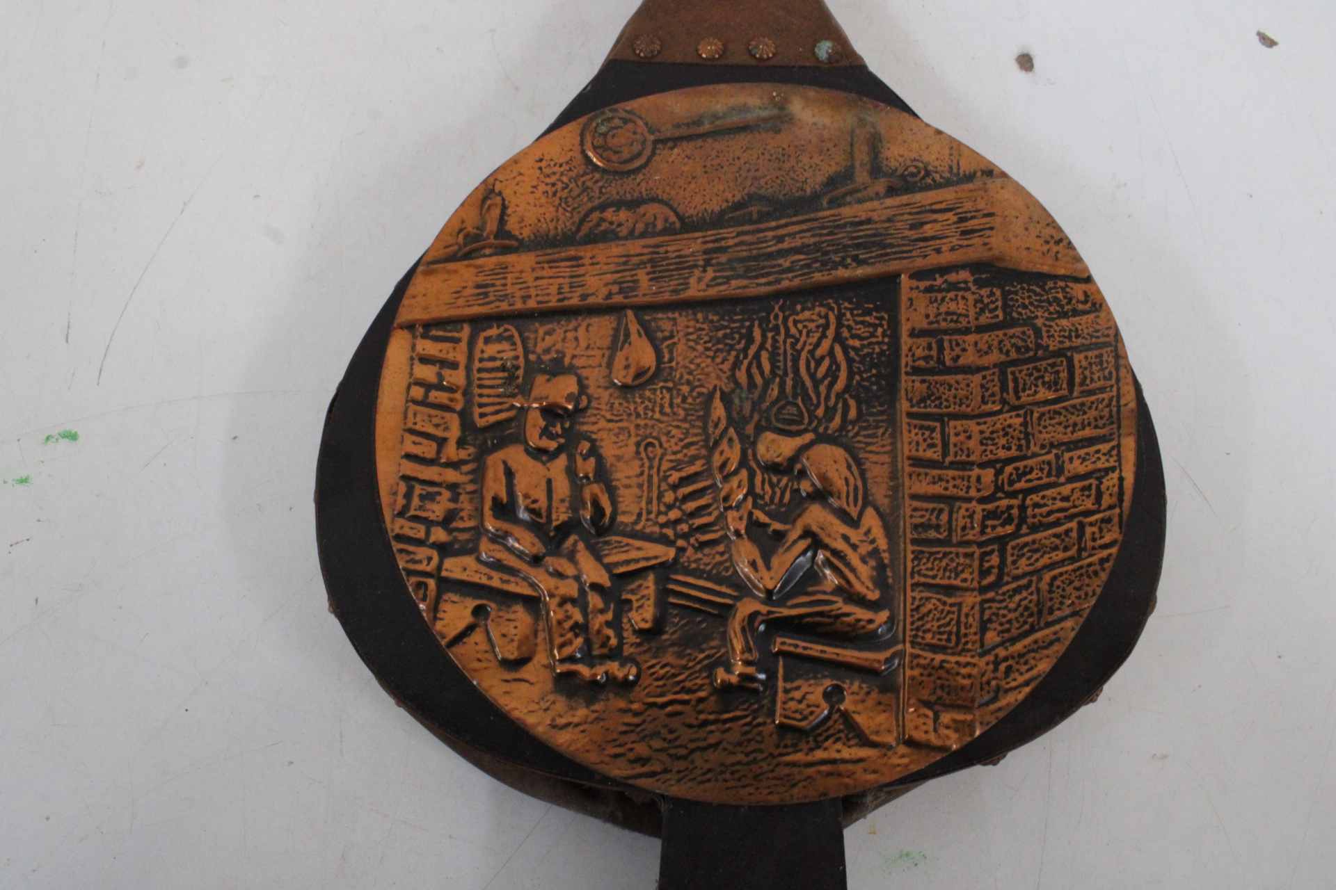 Antieke blaasbalg met koperen mondstuk'' – foto 3 – kavel bij GSD Auctions, Zoeterwoude