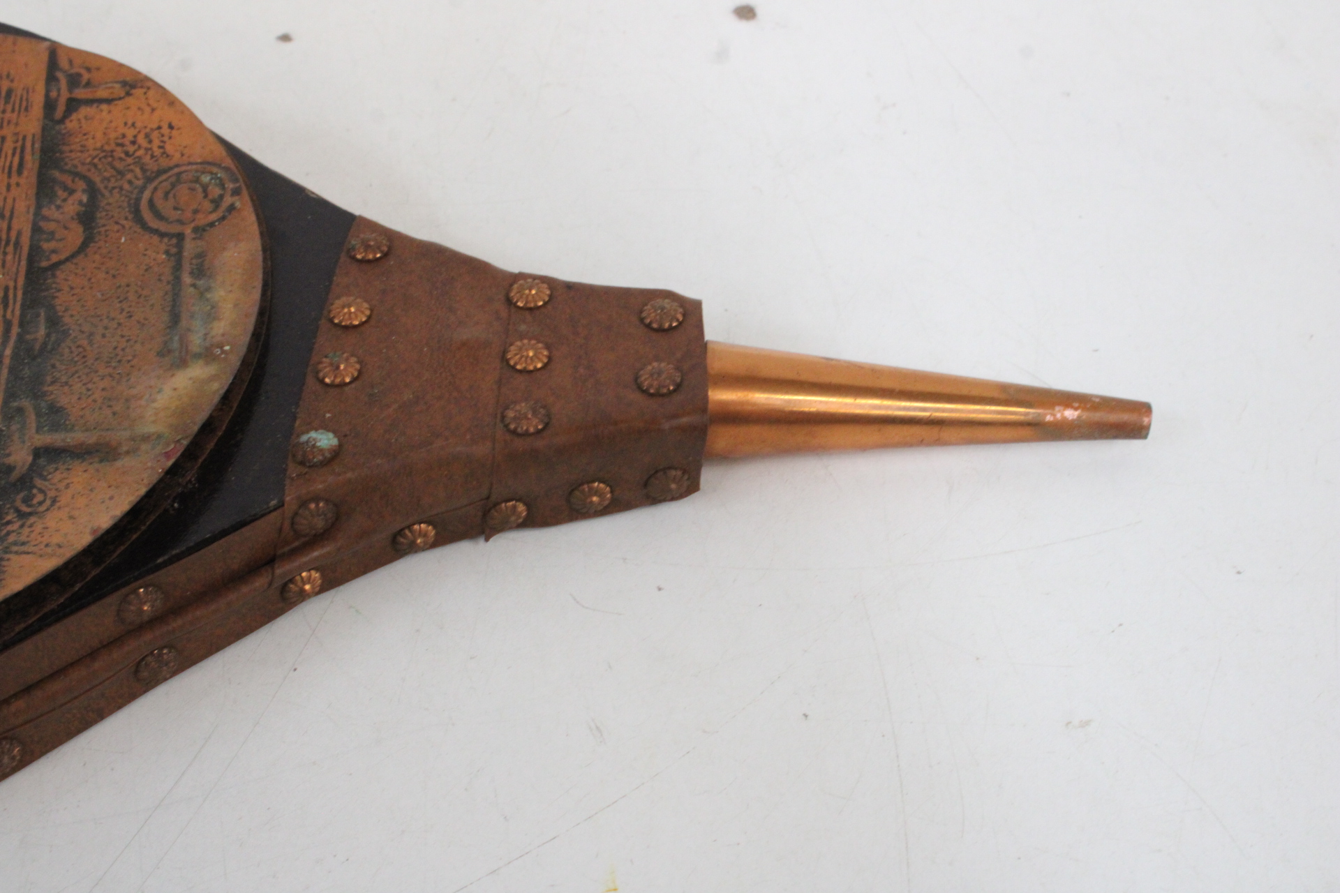Antieke blaasbalg met koperen mondstuk'' – foto 4 – kavel bij GSD Auctions, Zoeterwoude