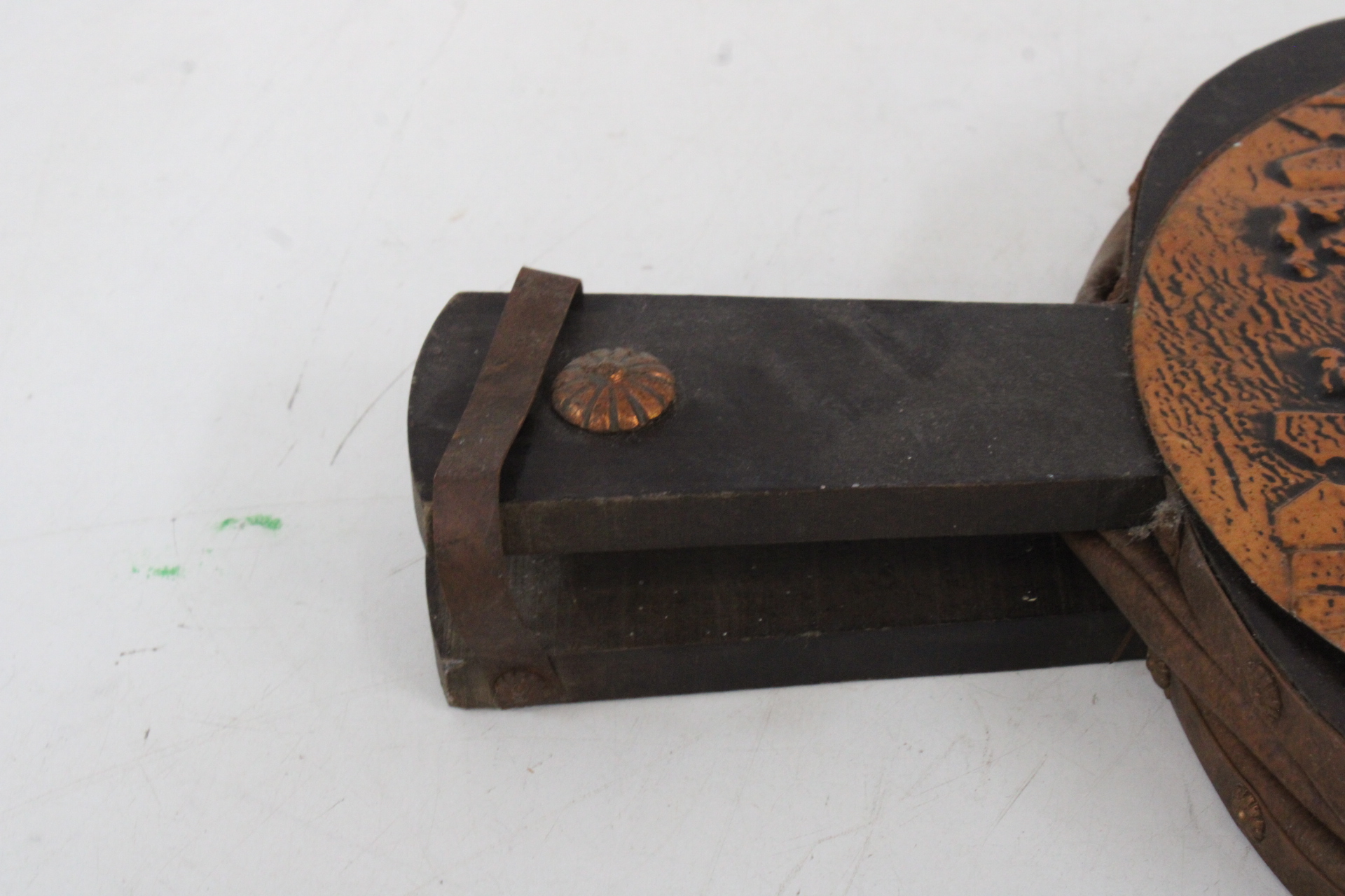 Antieke blaasbalg met koperen mondstuk'' – foto 5 – kavel bij GSD Auctions, Zoeterwoude