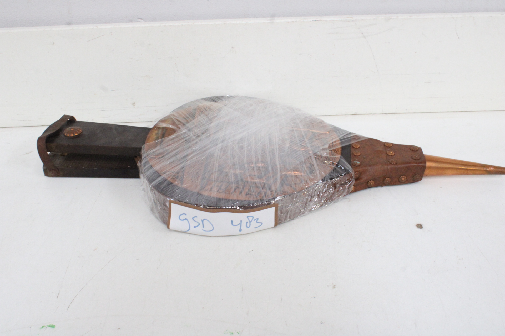 Antieke blaasbalg met koperen mondstuk'' – foto 10 – kavel bij GSD Auctions, Zoeterwoude