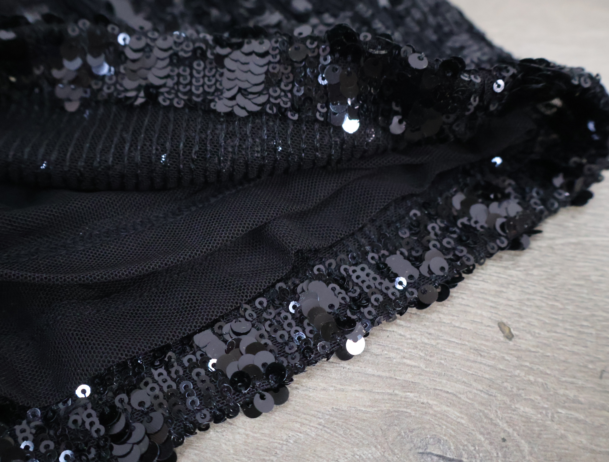 Zwarte broek met pailletten'' – foto 6 – kavel bij GSD Auctions, Zoeterwoude