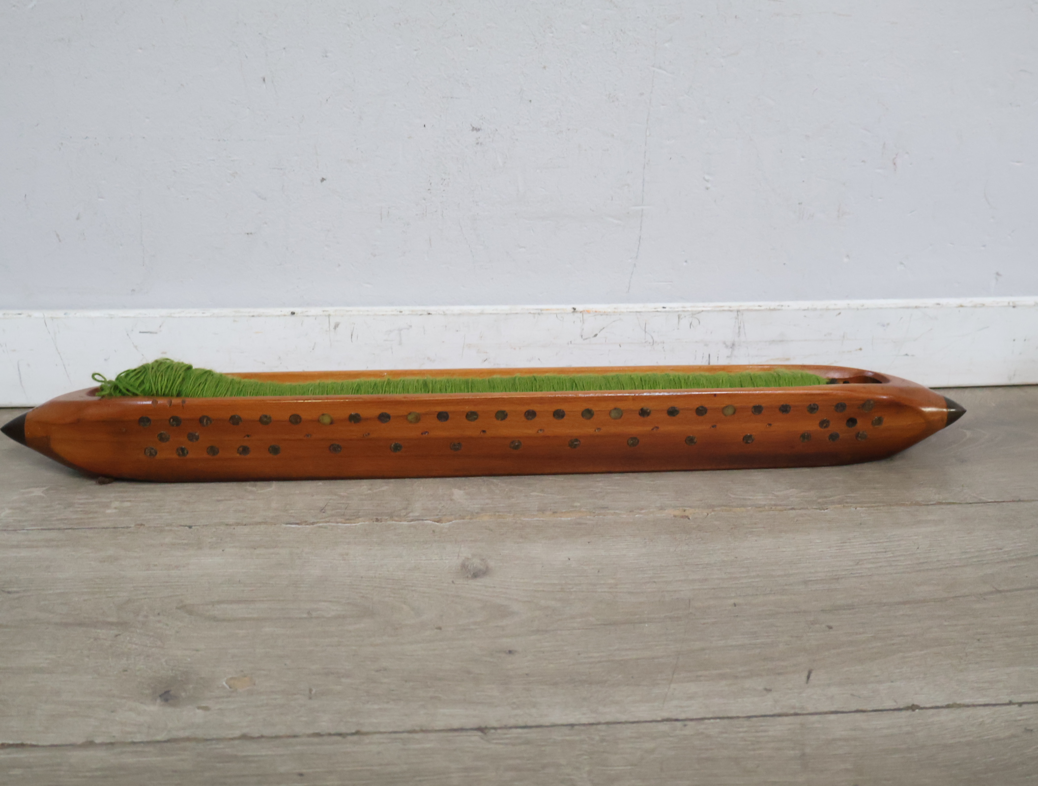Houten klos met groene garen'' – foto 3 – kavel bij GSD Auctions, Zoeterwoude